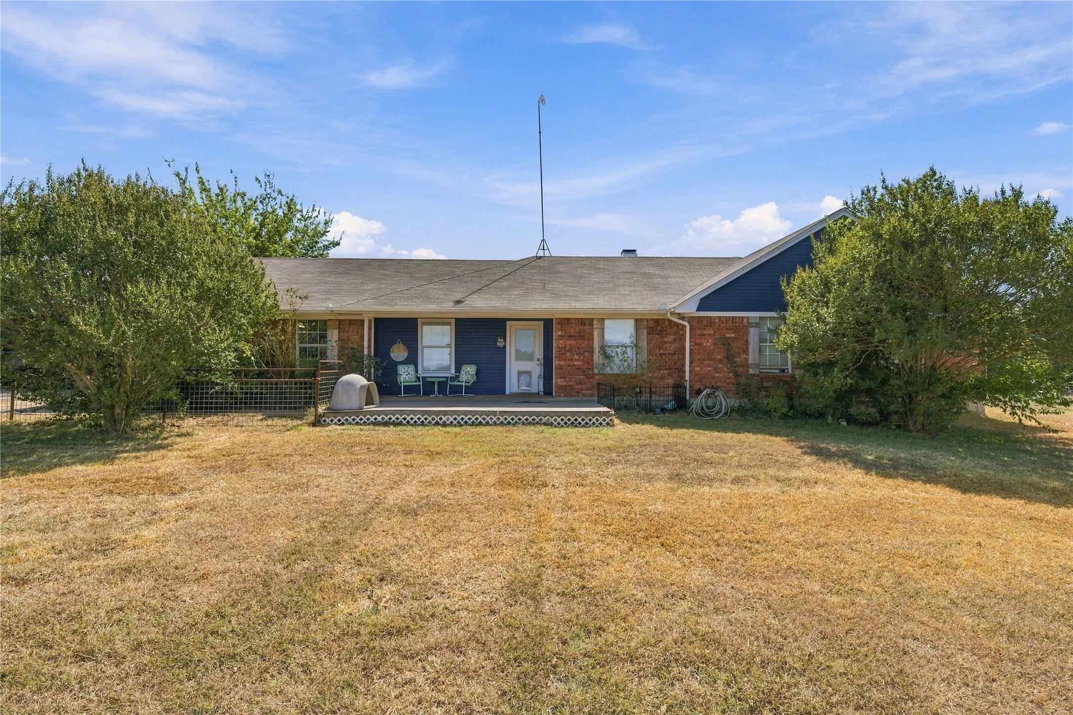 Single Family Residence For Sale in Mc Lennan County , 580 Easy Road, West, Texas 76691, 4 Bedroom, 2 Bathroom, 2 Garage spaces, 2,446 Sqft, built in 1997, mls#21347540, Real Estate Agent in West, Homes For Sale in Mc Lennan county, Homes For Sale in West, Realtor in West Texas, Real Estate Brokerage Independent Realty Texas, Luminita Cordes Realtor