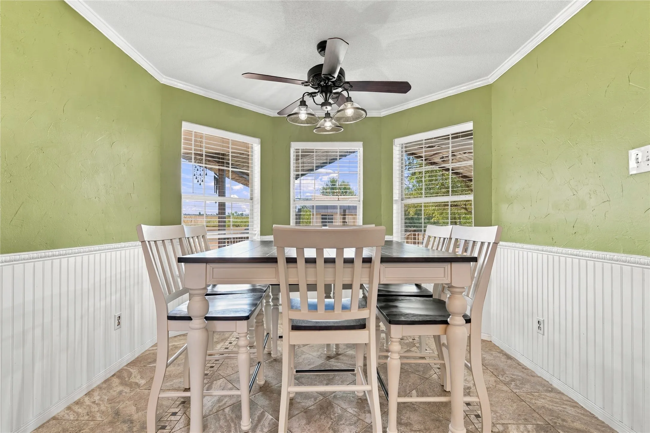Single Family Residence For Sale in Mc Lennan County , 580 Easy Road, West, Texas 76691, 4 Bedroom, 2 Bathroom, 2 Garage spaces, 2,446 Sqft, built in 1997, mls#21347540, Real Estate Agent in West, Homes For Sale in Mc Lennan county, Homes For Sale in West, Realtor in West Texas, Real Estate Brokerage Independent Realty Texas, Luminita Cordes Realtor