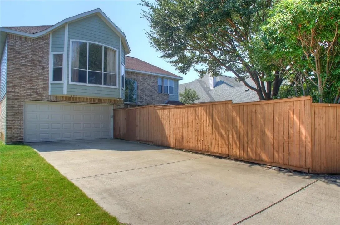Single Family Residence For Rent in Collin County , 4551 Hawkhurst Drive, Plano, Texas 75024, 4 Bedroom, 3 Bathroom, 2 Garage spaces, 2,850 Sqft, built in 2000, mls#21348664, Real Estate Agent in Plano, Homes For Rent in Collin county, Homes For Rent in Plano, Realtor in Plano Texas, Real Estate Brokerage Independent Realty Texas, Luminita Cordes Realtor