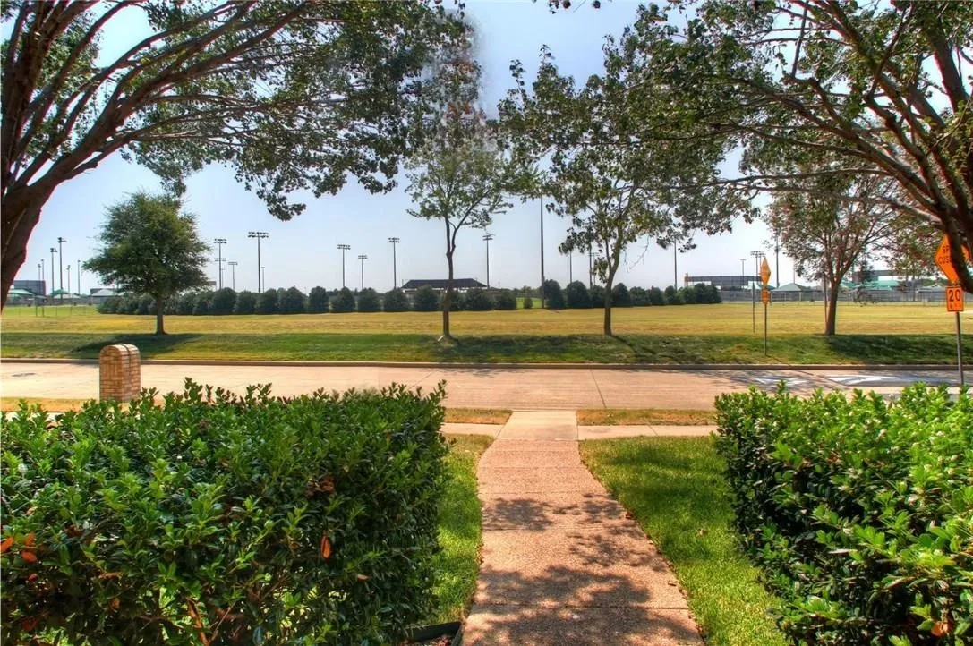 Single Family Residence For Rent in Collin County , 4551 Hawkhurst Drive, Plano, Texas 75024, 4 Bedroom, 3 Bathroom, 2 Garage spaces, 2,850 Sqft, built in 2000, mls#21348664, Real Estate Agent in Plano, Homes For Rent in Collin county, Homes For Rent in Plano, Realtor in Plano Texas, Real Estate Brokerage Independent Realty Texas, Luminita Cordes Realtor