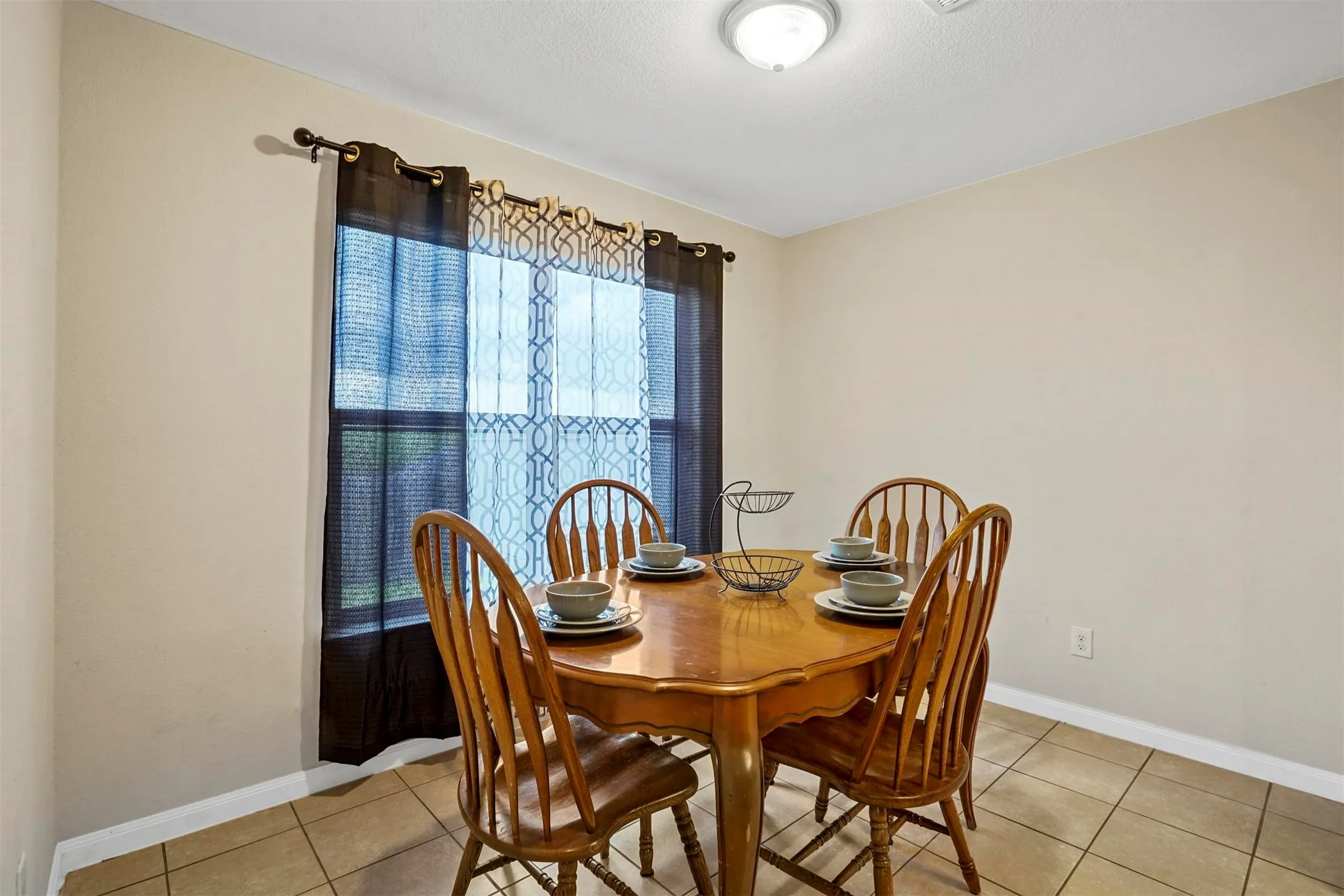 Single Family Residence For Sale in Wise County , 121 Dodge City Court, Newark, Texas 76071, 3 Bedroom, 2 Bathroom, 2 Garage spaces, 1,330 Sqft, built in 2011, mls#21348833, Real Estate Agent in Newark, Homes For Sale in Wise county, Homes For Sale in Newark, Realtor in Newark Texas, Real Estate Brokerage Independent Realty Texas, Luminita Cordes Realtor