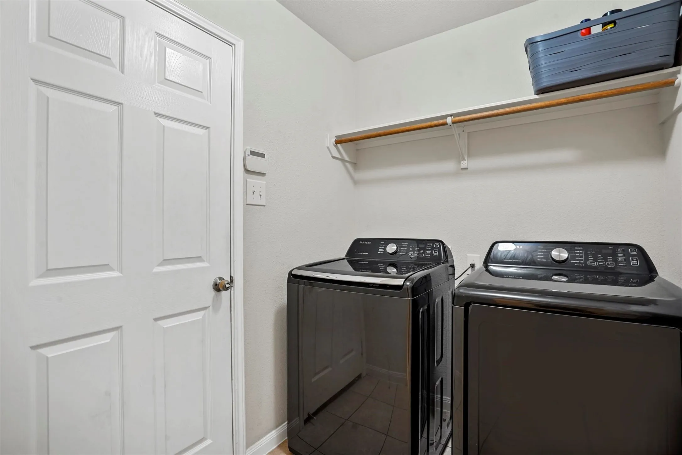 Single Family Residence For Sale in Wise County , 121 Dodge City Court, Newark, Texas 76071, 3 Bedroom, 2 Bathroom, 2 Garage spaces, 1,330 Sqft, built in 2011, mls#21348833, Real Estate Agent in Newark, Homes For Sale in Wise county, Homes For Sale in Newark, Realtor in Newark Texas, Real Estate Brokerage Independent Realty Texas, Luminita Cordes Realtor