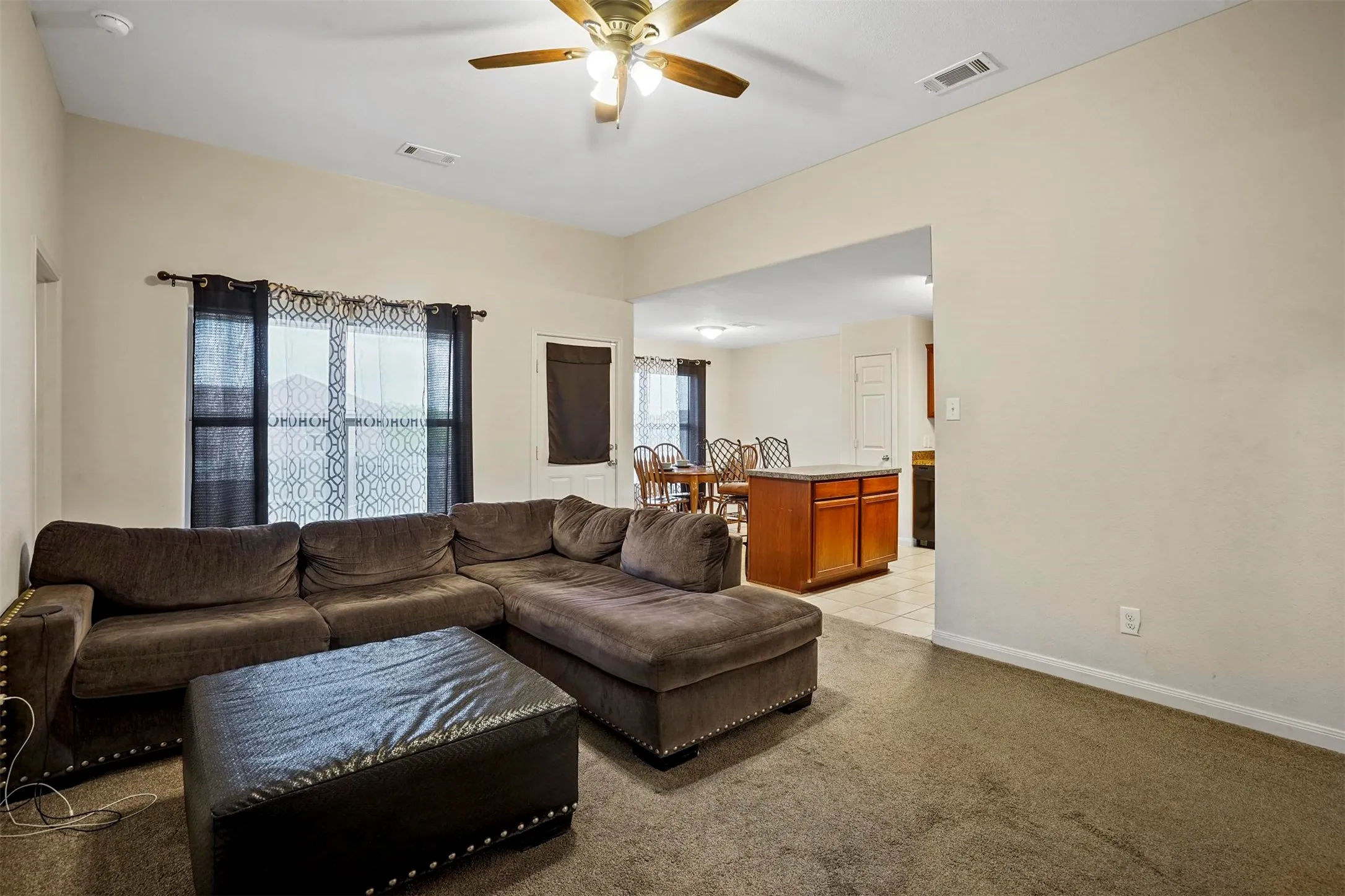 Single Family Residence For Sale in Wise County , 121 Dodge City Court, Newark, Texas 76071, 3 Bedroom, 2 Bathroom, 2 Garage spaces, 1,330 Sqft, built in 2011, mls#21348833, Real Estate Agent in Newark, Homes For Sale in Wise county, Homes For Sale in Newark, Realtor in Newark Texas, Real Estate Brokerage Independent Realty Texas, Luminita Cordes Realtor