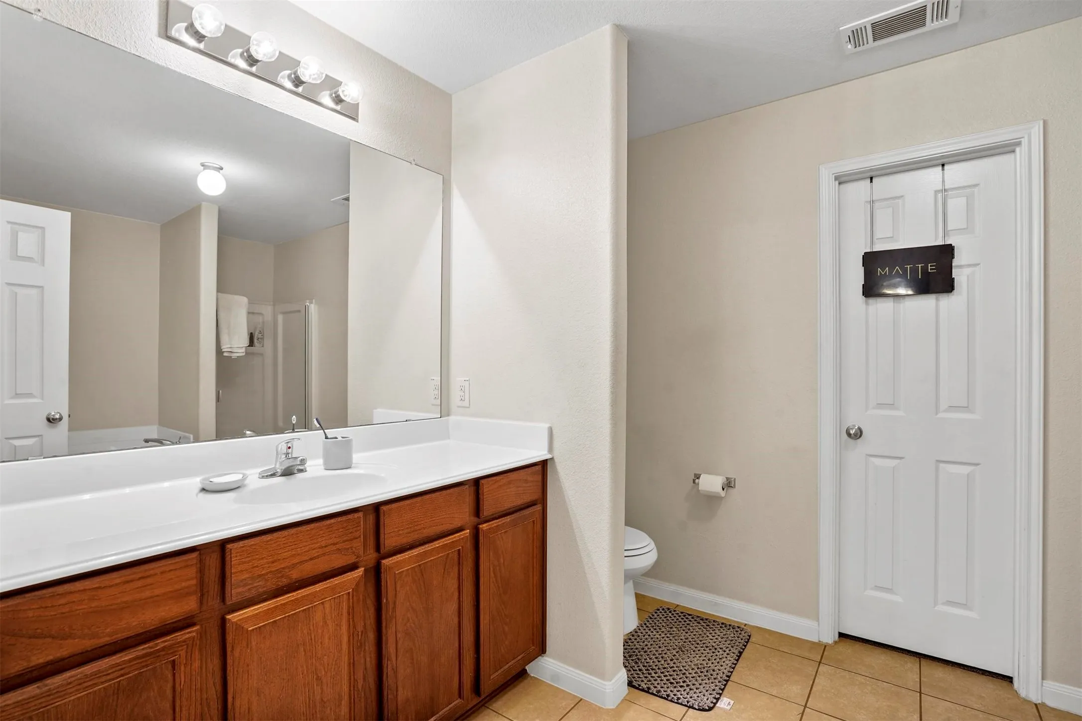 Single Family Residence For Sale in Wise County , 121 Dodge City Court, Newark, Texas 76071, 3 Bedroom, 2 Bathroom, 2 Garage spaces, 1,330 Sqft, built in 2011, mls#21348833, Real Estate Agent in Newark, Homes For Sale in Wise county, Homes For Sale in Newark, Realtor in Newark Texas, Real Estate Brokerage Independent Realty Texas, Luminita Cordes Realtor