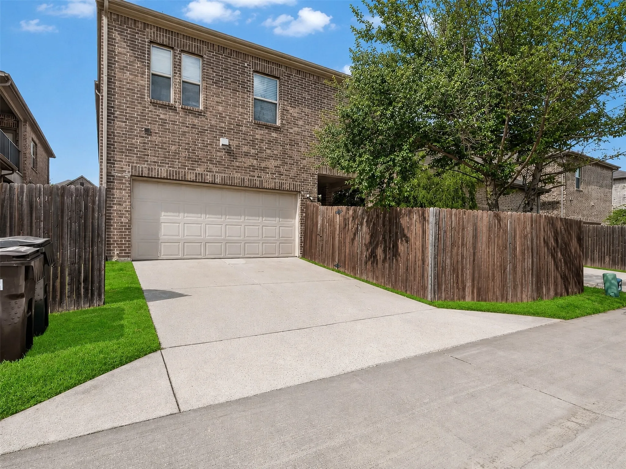 Single Family Residence For Sale in Collin County , 3016 Martello Lane, Plano, Texas 75074, 3 Bedroom, 3 Bathroom, 2 Garage spaces, 2,750 Sqft, built in 2014, mls#21347822, Real Estate Agent in Plano, Homes For Sale in Collin county, Homes For Sale in Plano, Realtor in Plano Texas, Real Estate Brokerage Independent Realty Texas, Luminita Cordes Realtor