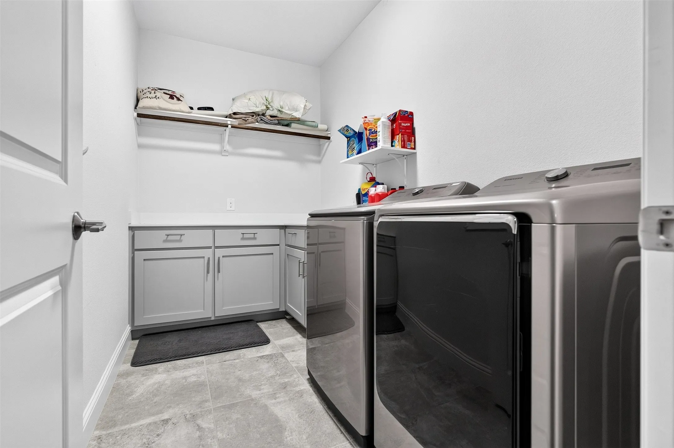 Single Family Residence For Sale in Collin County , 3016 Martello Lane, Plano, Texas 75074, 3 Bedroom, 3 Bathroom, 2 Garage spaces, 2,750 Sqft, built in 2014, mls#21347822, Real Estate Agent in Plano, Homes For Sale in Collin county, Homes For Sale in Plano, Realtor in Plano Texas, Real Estate Brokerage Independent Realty Texas, Luminita Cordes Realtor