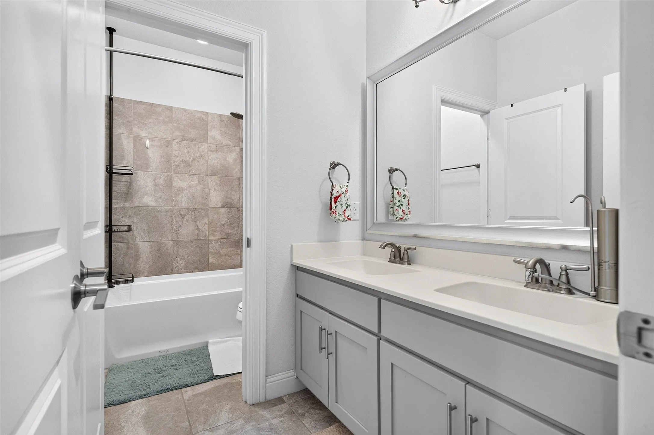 Single Family Residence For Sale in Collin County , 3016 Martello Lane, Plano, Texas 75074, 3 Bedroom, 3 Bathroom, 2 Garage spaces, 2,750 Sqft, built in 2014, mls#21347822, Real Estate Agent in Plano, Homes For Sale in Collin county, Homes For Sale in Plano, Realtor in Plano Texas, Real Estate Brokerage Independent Realty Texas, Luminita Cordes Realtor