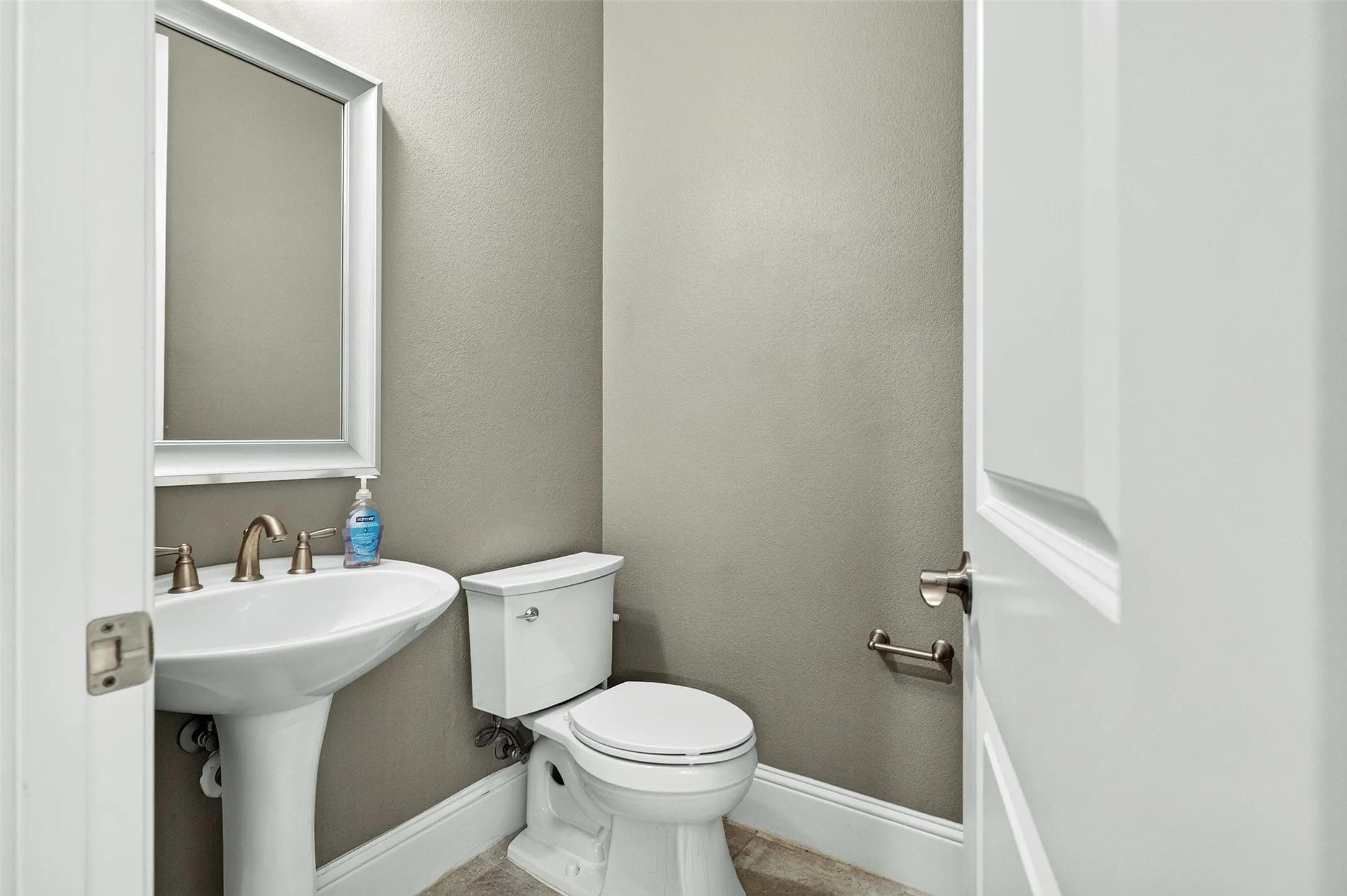 Single Family Residence For Sale in Collin County , 3016 Martello Lane, Plano, Texas 75074, 3 Bedroom, 3 Bathroom, 2 Garage spaces, 2,750 Sqft, built in 2014, mls#21347822, Real Estate Agent in Plano, Homes For Sale in Collin county, Homes For Sale in Plano, Realtor in Plano Texas, Real Estate Brokerage Independent Realty Texas, Luminita Cordes Realtor
