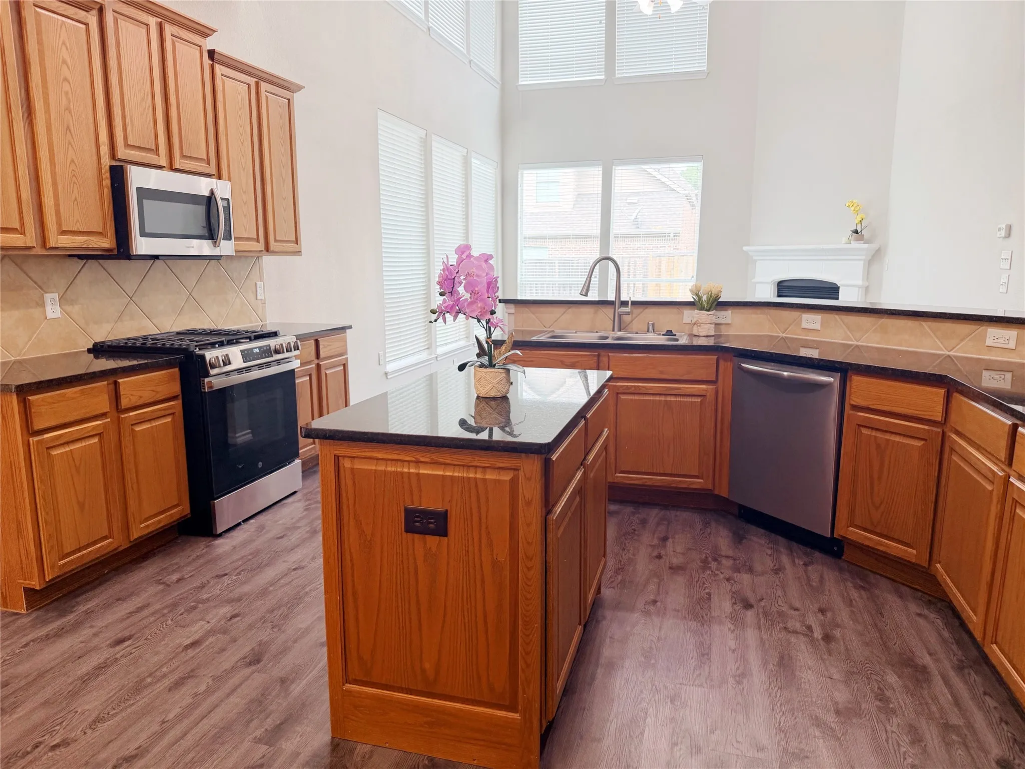 Single Family Residence For Rent in Collin County , 69 Cattail Pond Drive, Frisco, Texas 75034, 4 Bedroom, 3 Bathroom, 2 Garage spaces, 2,745 Sqft, built in 2003, mls#21348860, Real Estate Agent in Frisco, Homes For Rent in Collin county, Homes For Rent in Frisco, Realtor in Frisco Texas, Real Estate Brokerage Independent Realty Texas, Luminita Cordes Realtor