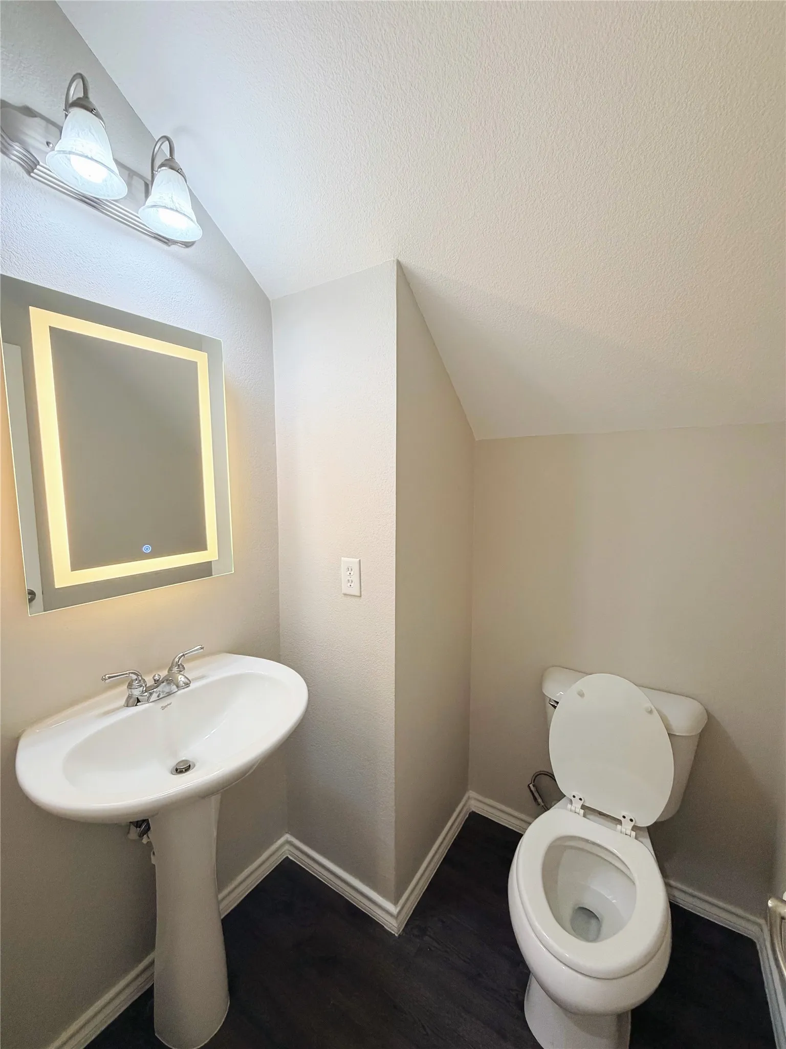Single Family Residence For Rent in Collin County , 69 Cattail Pond Drive, Frisco, Texas 75034, 4 Bedroom, 3 Bathroom, 2 Garage spaces, 2,745 Sqft, built in 2003, mls#21348860, Real Estate Agent in Frisco, Homes For Rent in Collin county, Homes For Rent in Frisco, Realtor in Frisco Texas, Real Estate Brokerage Independent Realty Texas, Luminita Cordes Realtor