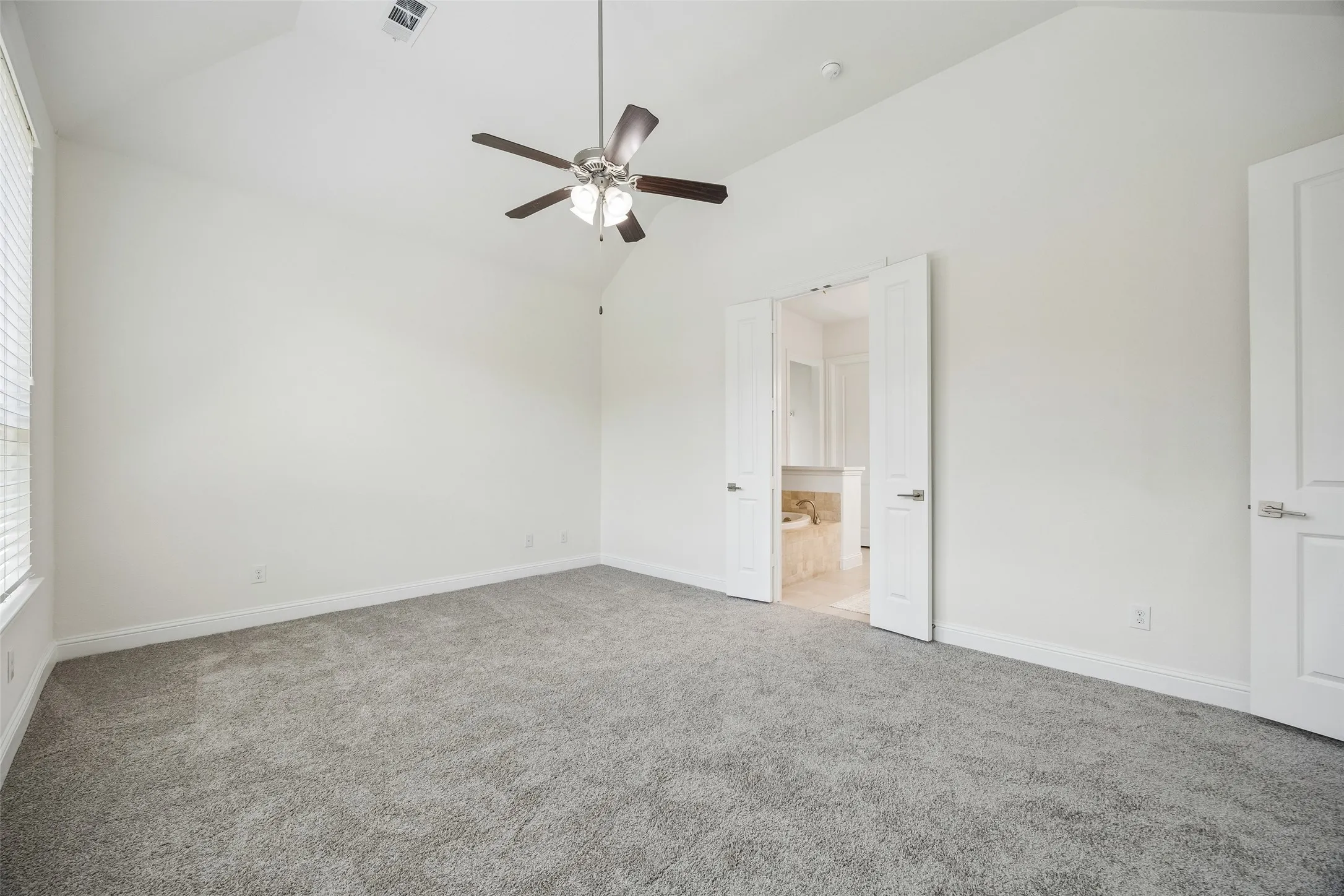 Single Family Residence For Sale in Dallas County , 7266 Clementine Drive, Irving, Texas 75063, 4 Bedroom, 4 Bathroom, 2 Garage spaces, 3,345 Sqft, built in 2015, mls#21348728, Real Estate Agent in Irving, Homes For Sale in Dallas county, Homes For Sale in Irving, Realtor in Irving Texas, Real Estate Brokerage Independent Realty Texas, Luminita Cordes Realtor