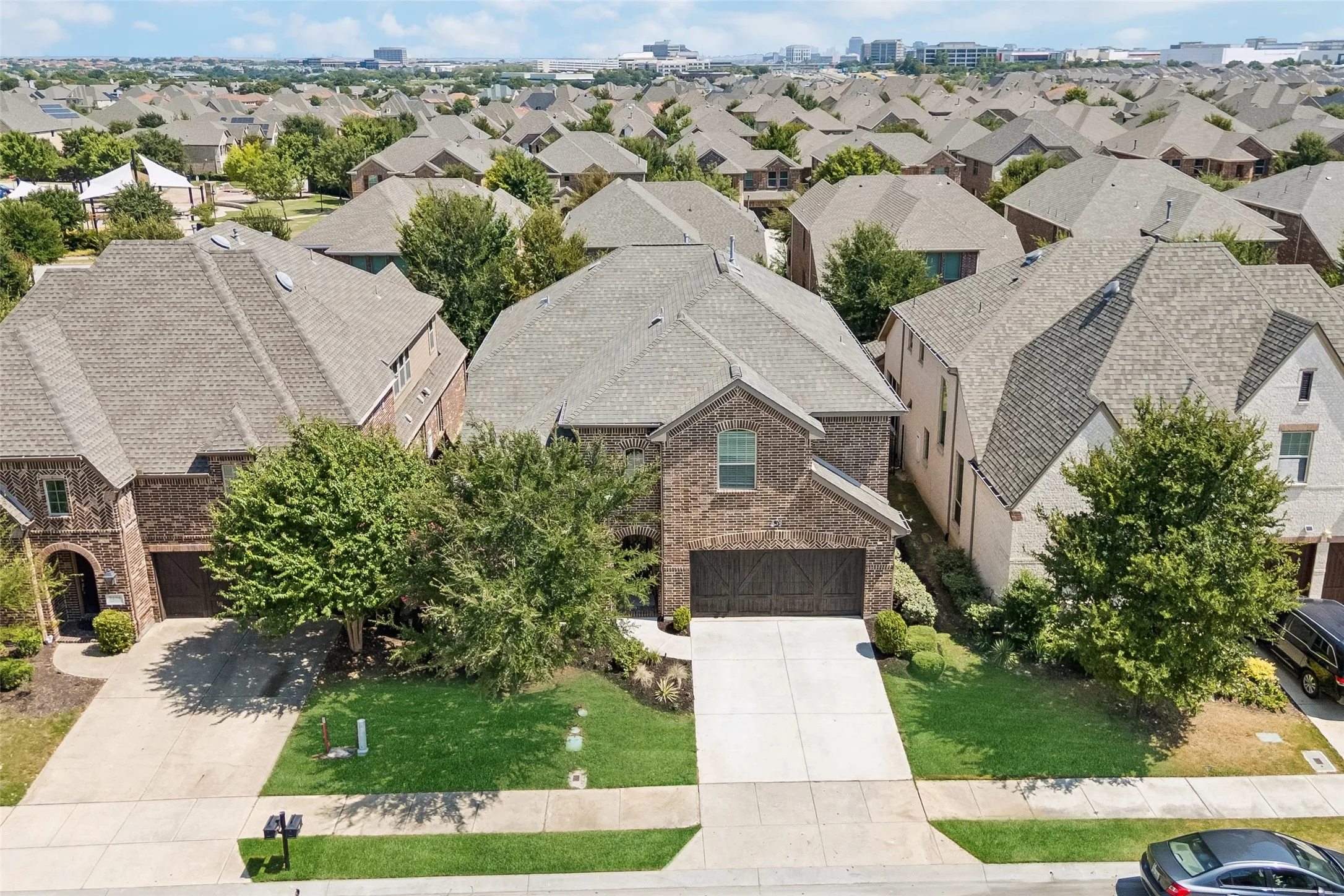 Single Family Residence For Sale in Dallas County , 7266 Clementine Drive, Irving, Texas 75063, 4 Bedroom, 4 Bathroom, 2 Garage spaces, 3,345 Sqft, built in 2015, mls#21348728, Real Estate Agent in Irving, Homes For Sale in Dallas county, Homes For Sale in Irving, Realtor in Irving Texas, Real Estate Brokerage Independent Realty Texas, Luminita Cordes Realtor