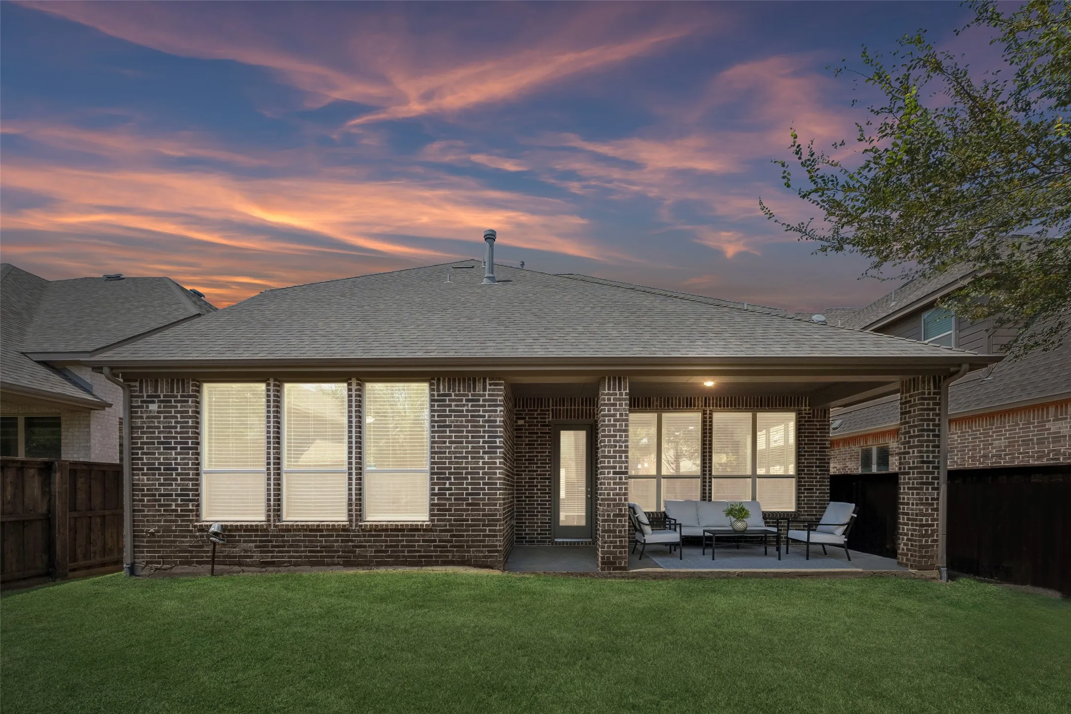 Single Family Residence For Sale in Dallas County , 7266 Clementine Drive, Irving, Texas 75063, 4 Bedroom, 4 Bathroom, 2 Garage spaces, 3,345 Sqft, built in 2015, mls#21348728, Real Estate Agent in Irving, Homes For Sale in Dallas county, Homes For Sale in Irving, Realtor in Irving Texas, Real Estate Brokerage Independent Realty Texas, Luminita Cordes Realtor