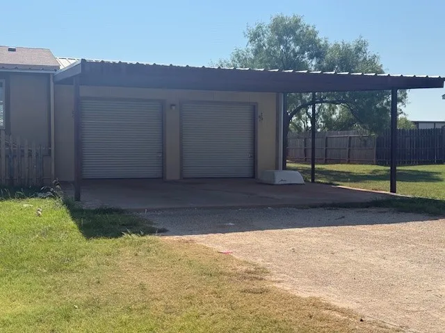 Mobile Home For Rent in Taylor County , 1417 Warren Street, Buffalo Gap, Texas 79508, 3 Bedroom, 2 Bathroom, 2 Garage spaces, 1,624 Sqft, built in 2002, mls#21348863, Real Estate Agent in Buffalo Gap, Homes For Rent in Taylor county, Homes For Rent in Buffalo Gap, Realtor in Buffalo Gap Texas, Real Estate Brokerage Independent Realty Texas, Luminita Cordes Realtor