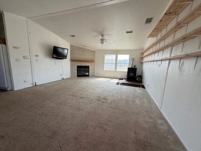Mobile Home For Rent in Taylor County , 1417 Warren Street, Buffalo Gap, Texas 79508, 3 Bedroom, 2 Bathroom, 2 Garage spaces, 1,624 Sqft, built in 2002, mls#21348863, Real Estate Agent in Buffalo Gap, Homes For Rent in Taylor county, Homes For Rent in Buffalo Gap, Realtor in Buffalo Gap Texas, Real Estate Brokerage Independent Realty Texas, Luminita Cordes Realtor