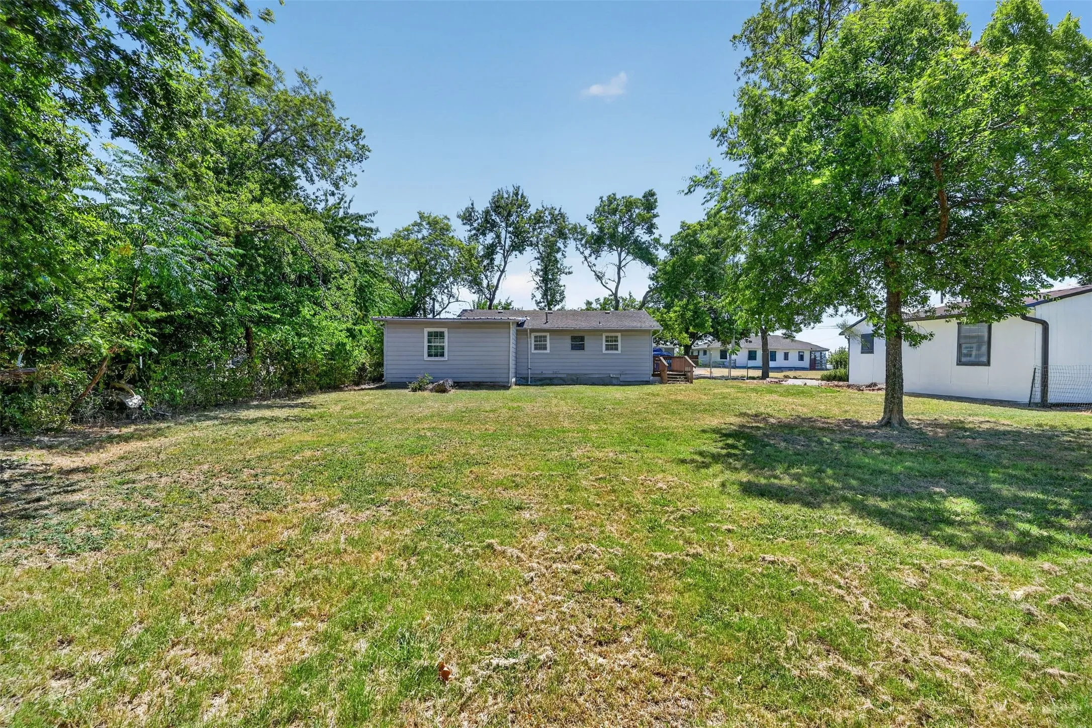 Single Family Residence For Sale in Collin County , 610 Jefferson Avenue, Princeton, Texas 75407, 2 Bedroom, 1 Bathroom, Garage spaces, 1,148 Sqft, built in 1950, mls#21348404, Real Estate Agent in Princeton, Homes For Sale in Collin county, Homes For Sale in Princeton, Realtor in Princeton Texas, Real Estate Brokerage Independent Realty Texas, Luminita Cordes Realtor