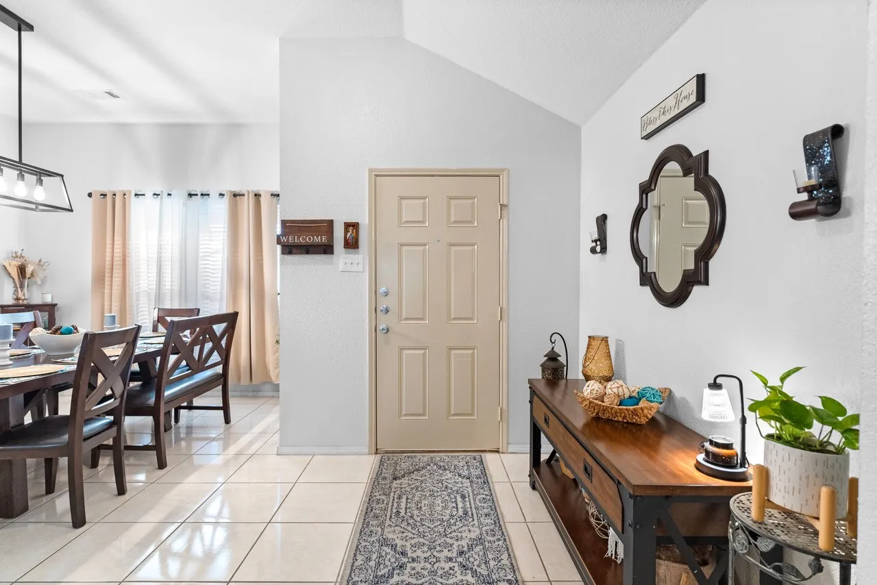 Single Family Residence For Sale in Tarrant County , 9225 Conestoga Drive, Fort Worth, Texas 76131, 3 Bedroom, 2 Bathroom, 2 Garage spaces, 1,808 Sqft, built in 2005, mls#21348859, Real Estate Agent in Fort Worth, Homes For Sale in Tarrant county, Homes For Sale in Fort Worth, Realtor in Fort Worth Texas, Real Estate Brokerage Independent Realty Texas, Luminita Cordes Realtor