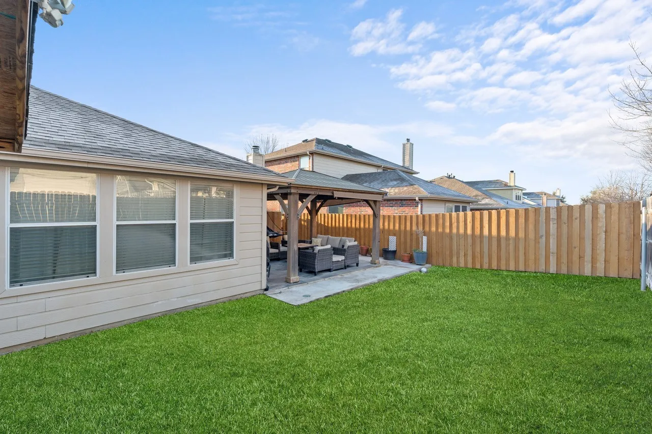 Single Family Residence For Sale in Tarrant County , 9225 Conestoga Drive, Fort Worth, Texas 76131, 3 Bedroom, 2 Bathroom, 2 Garage spaces, 1,808 Sqft, built in 2005, mls#21348859, Real Estate Agent in Fort Worth, Homes For Sale in Tarrant county, Homes For Sale in Fort Worth, Realtor in Fort Worth Texas, Real Estate Brokerage Independent Realty Texas, Luminita Cordes Realtor