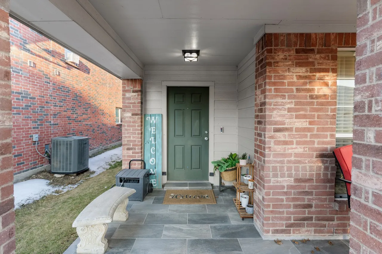 Single Family Residence For Sale in Tarrant County , 9225 Conestoga Drive, Fort Worth, Texas 76131, 3 Bedroom, 2 Bathroom, 2 Garage spaces, 1,808 Sqft, built in 2005, mls#21348859, Real Estate Agent in Fort Worth, Homes For Sale in Tarrant county, Homes For Sale in Fort Worth, Realtor in Fort Worth Texas, Real Estate Brokerage Independent Realty Texas, Luminita Cordes Realtor