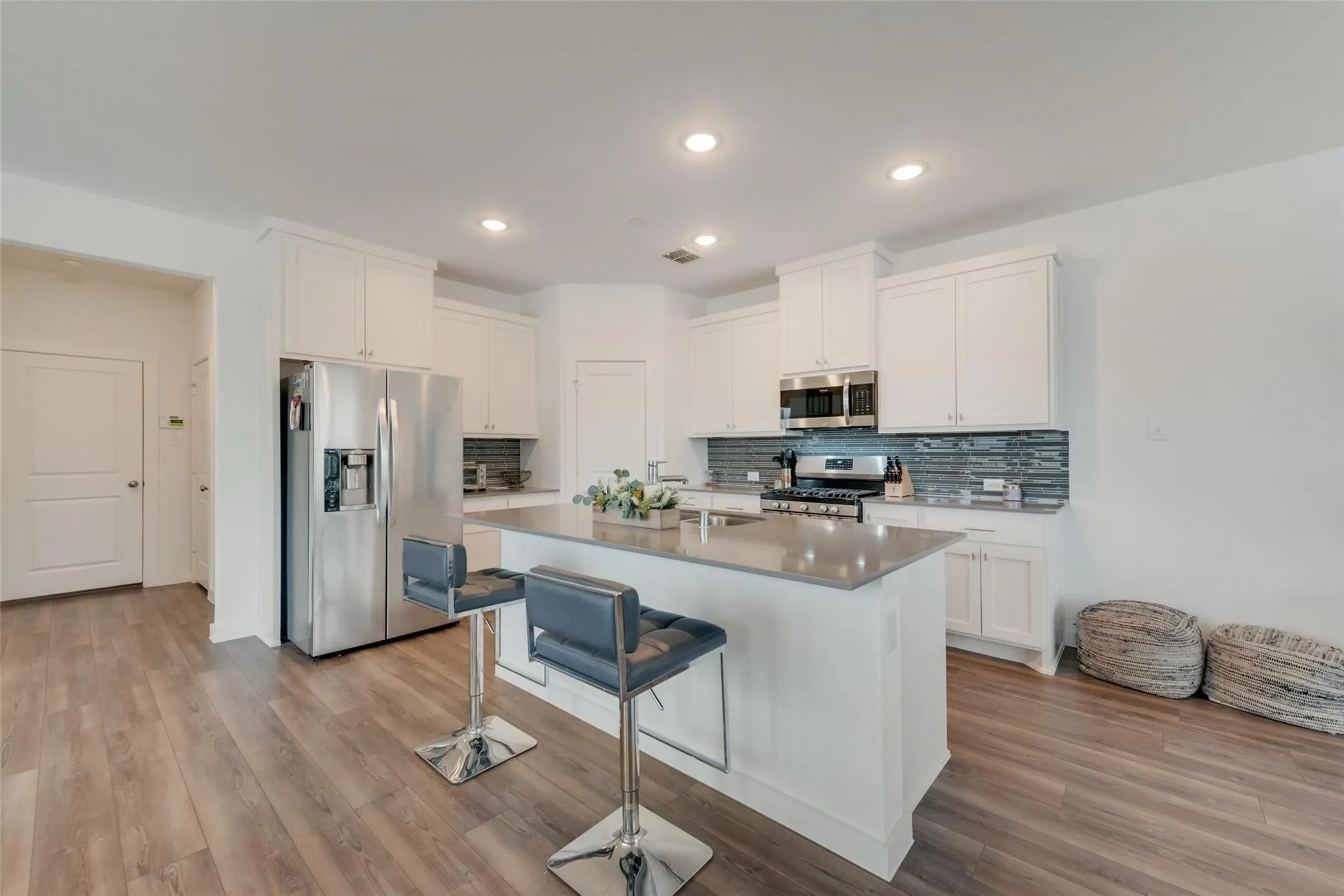 Townhouse For Rent in Collin County , 442 Matthew Drive, Fairview, Texas 75069, 3 Bedroom, 3 Bathroom, 2 Garage spaces, 2,208 Sqft, built in 2021, mls#21348873, Real Estate Agent in Fairview, Homes For Rent in Collin county, Homes For Rent in Fairview, Realtor in Fairview Texas, Real Estate Brokerage Independent Realty Texas, Luminita Cordes Realtor