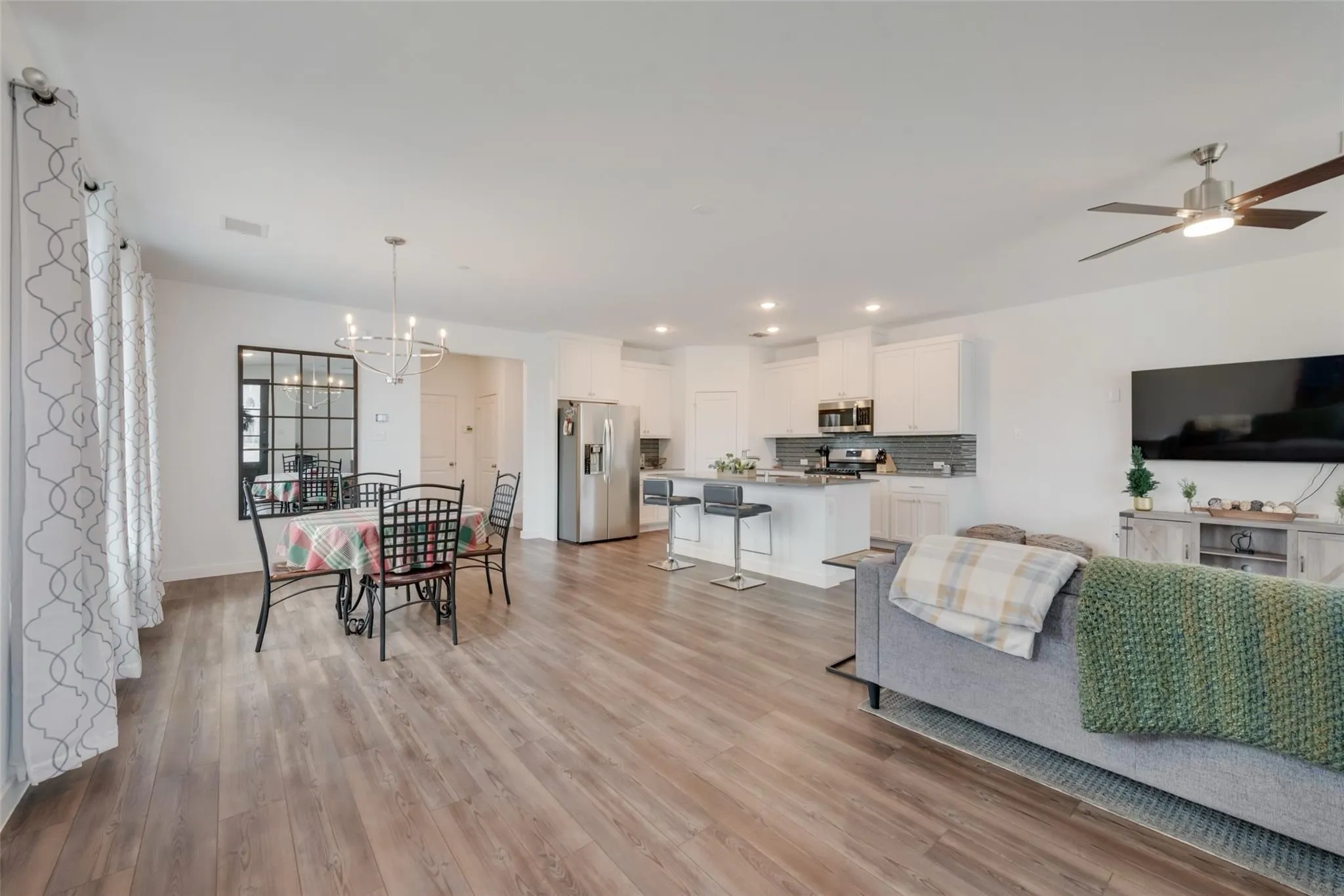 Townhouse For Rent in Collin County , 442 Matthew Drive, Fairview, Texas 75069, 3 Bedroom, 3 Bathroom, 2 Garage spaces, 2,208 Sqft, built in 2021, mls#21348873, Real Estate Agent in Fairview, Homes For Rent in Collin county, Homes For Rent in Fairview, Realtor in Fairview Texas, Real Estate Brokerage Independent Realty Texas, Luminita Cordes Realtor