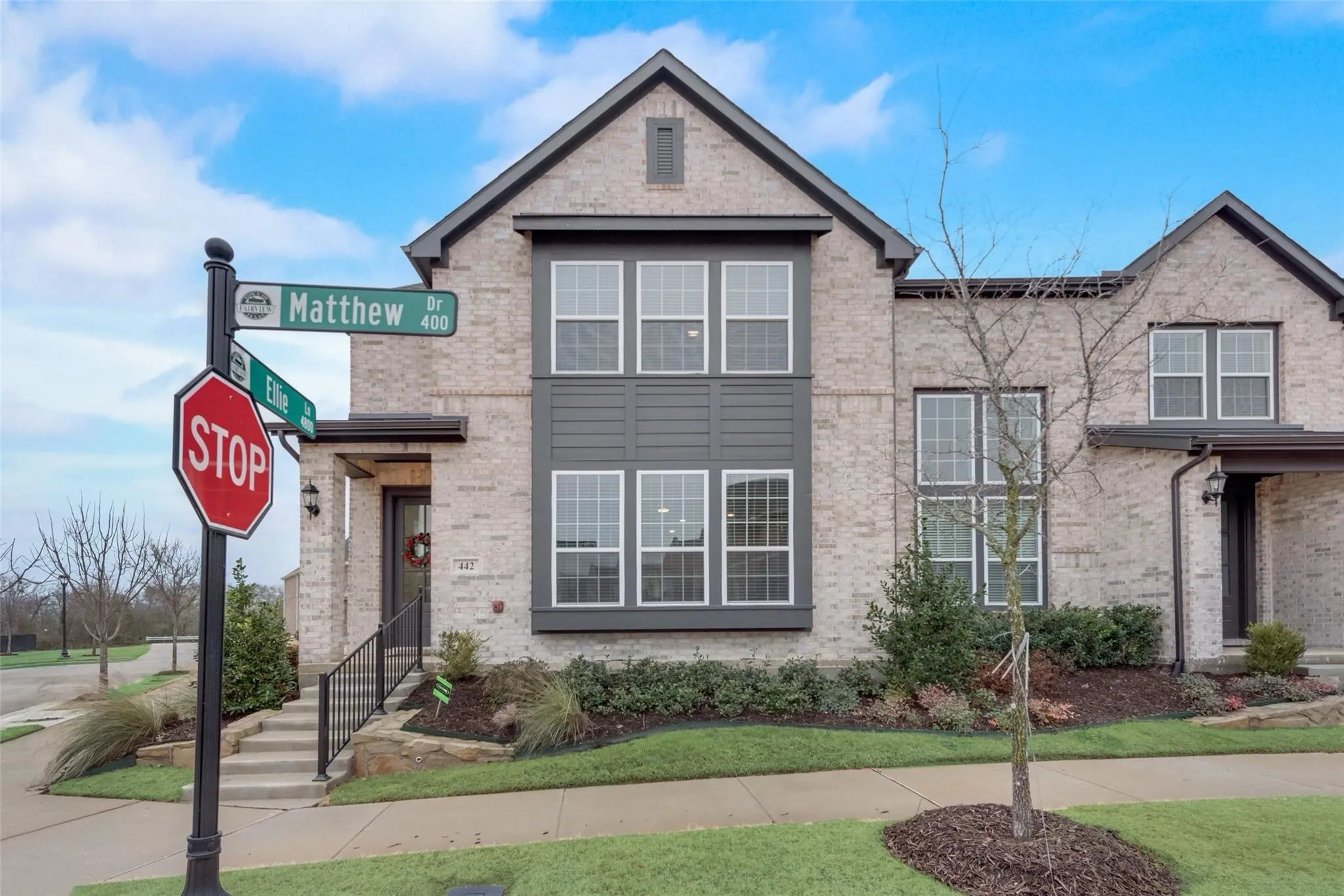 Townhouse For Rent in Collin County , 442 Matthew Drive, Fairview, Texas 75069, 3 Bedroom, 3 Bathroom, 2 Garage spaces, 2,208 Sqft, built in 2021, mls#21348873, Real Estate Agent in Fairview, Homes For Rent in Collin county, Homes For Rent in Fairview, Realtor in Fairview Texas, Real Estate Brokerage Independent Realty Texas, Luminita Cordes Realtor