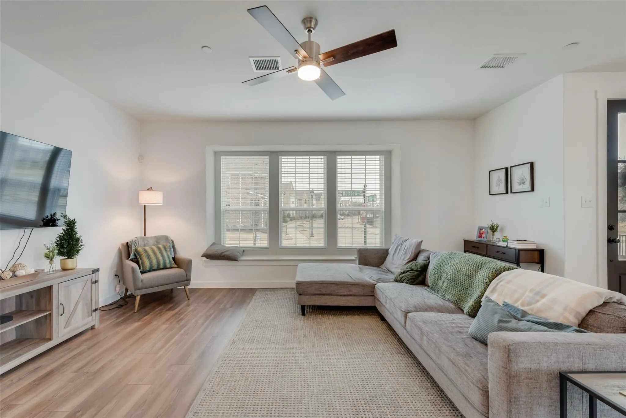 Townhouse For Rent in Collin County , 442 Matthew Drive, Fairview, Texas 75069, 3 Bedroom, 3 Bathroom, 2 Garage spaces, 2,208 Sqft, built in 2021, mls#21348873, Real Estate Agent in Fairview, Homes For Rent in Collin county, Homes For Rent in Fairview, Realtor in Fairview Texas, Real Estate Brokerage Independent Realty Texas, Luminita Cordes Realtor
