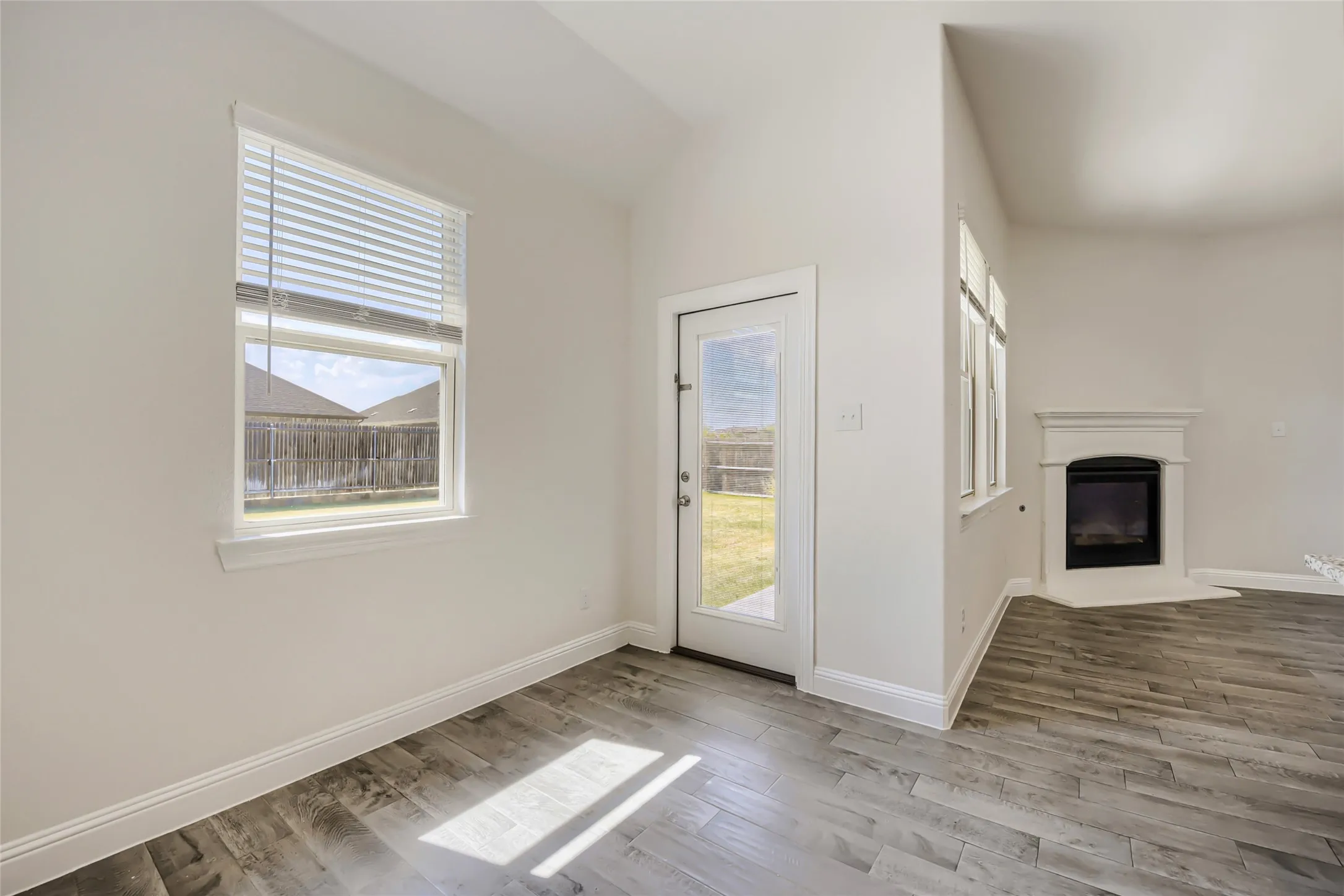 Single Family Residence For Rent in Denton County , 11417 Culberson Drive, Aubrey, Texas 76227, 3 Bedroom, 2 Bathroom, 2 Garage spaces, 1,540 Sqft, built in 2020, mls#21347952, Real Estate Agent in Aubrey, Homes For Rent in Denton county, Homes For Rent in Aubrey, Realtor in Aubrey Texas, Real Estate Brokerage Independent Realty Texas, Luminita Cordes Realtor