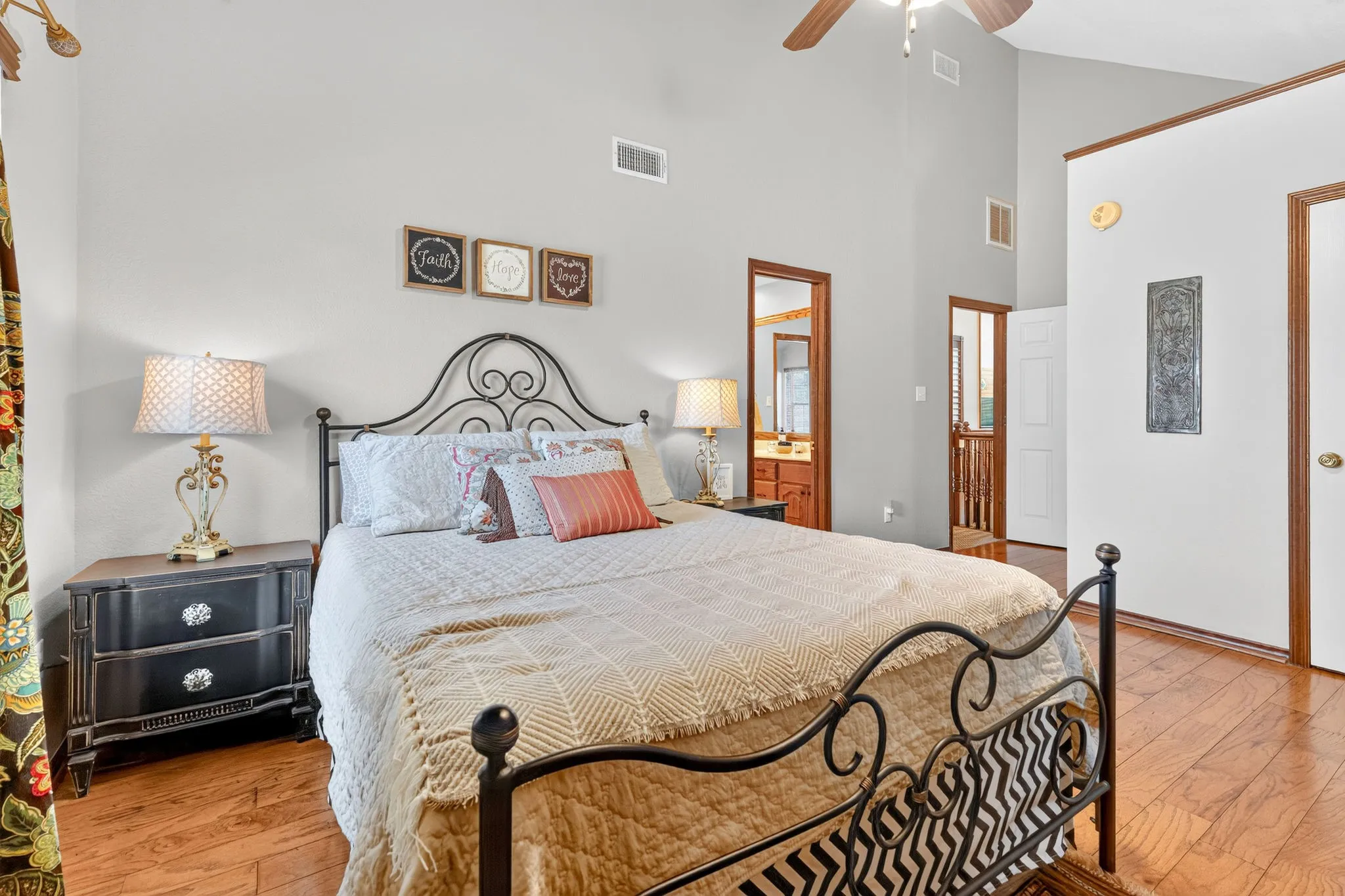Single Family Residence For Sale in Taylor County , 46 Lytle Place, Abilene, Texas 79602, 4 Bedroom, 4 Bathroom, 2 Garage spaces, 4,351 Sqft, built in 1993, mls#21348877, Real Estate Agent in Abilene, Homes For Sale in Taylor county, Homes For Sale in Abilene, Realtor in Abilene Texas, Real Estate Brokerage Independent Realty Texas, Luminita Cordes Realtor
