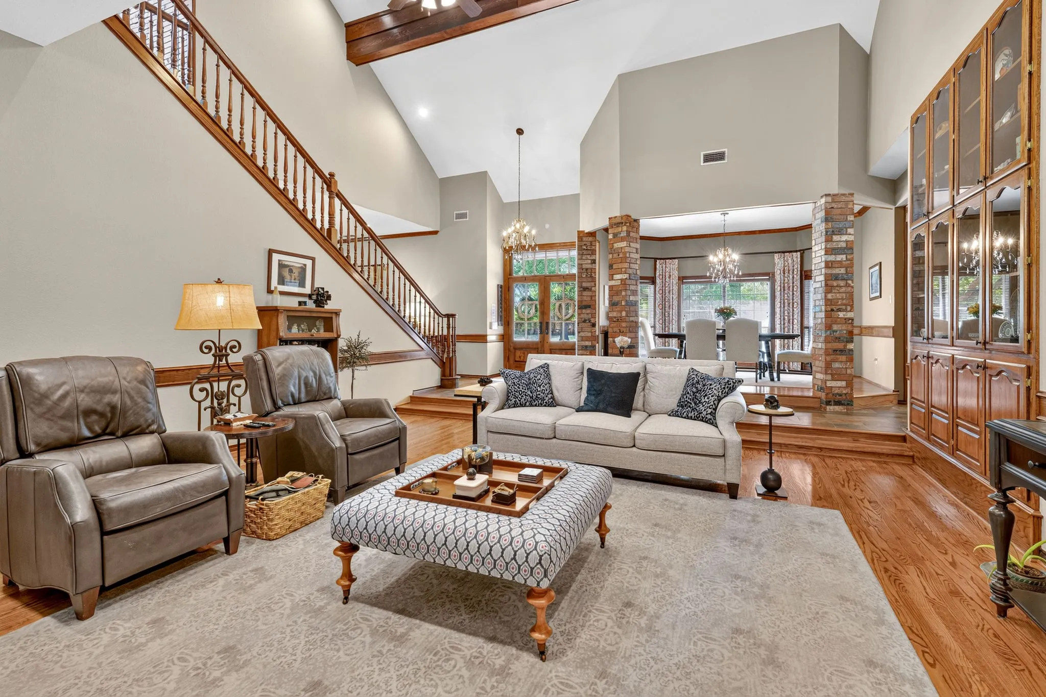 Single Family Residence For Sale in Taylor County , 46 Lytle Place, Abilene, Texas 79602, 4 Bedroom, 4 Bathroom, 2 Garage spaces, 4,351 Sqft, built in 1993, mls#21348877, Real Estate Agent in Abilene, Homes For Sale in Taylor county, Homes For Sale in Abilene, Realtor in Abilene Texas, Real Estate Brokerage Independent Realty Texas, Luminita Cordes Realtor