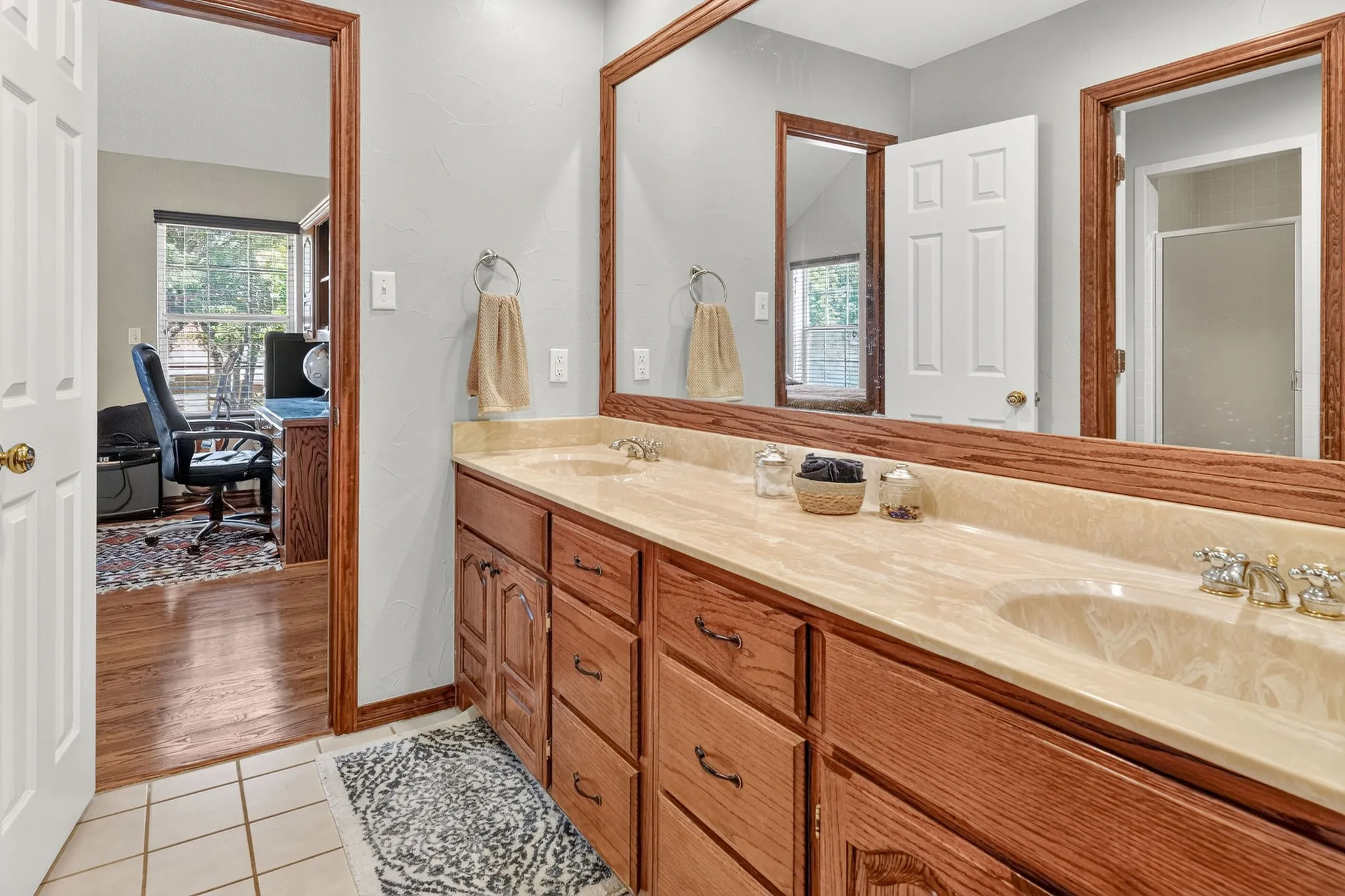 Single Family Residence For Sale in Taylor County , 46 Lytle Place, Abilene, Texas 79602, 4 Bedroom, 4 Bathroom, 2 Garage spaces, 4,351 Sqft, built in 1993, mls#21348877, Real Estate Agent in Abilene, Homes For Sale in Taylor county, Homes For Sale in Abilene, Realtor in Abilene Texas, Real Estate Brokerage Independent Realty Texas, Luminita Cordes Realtor