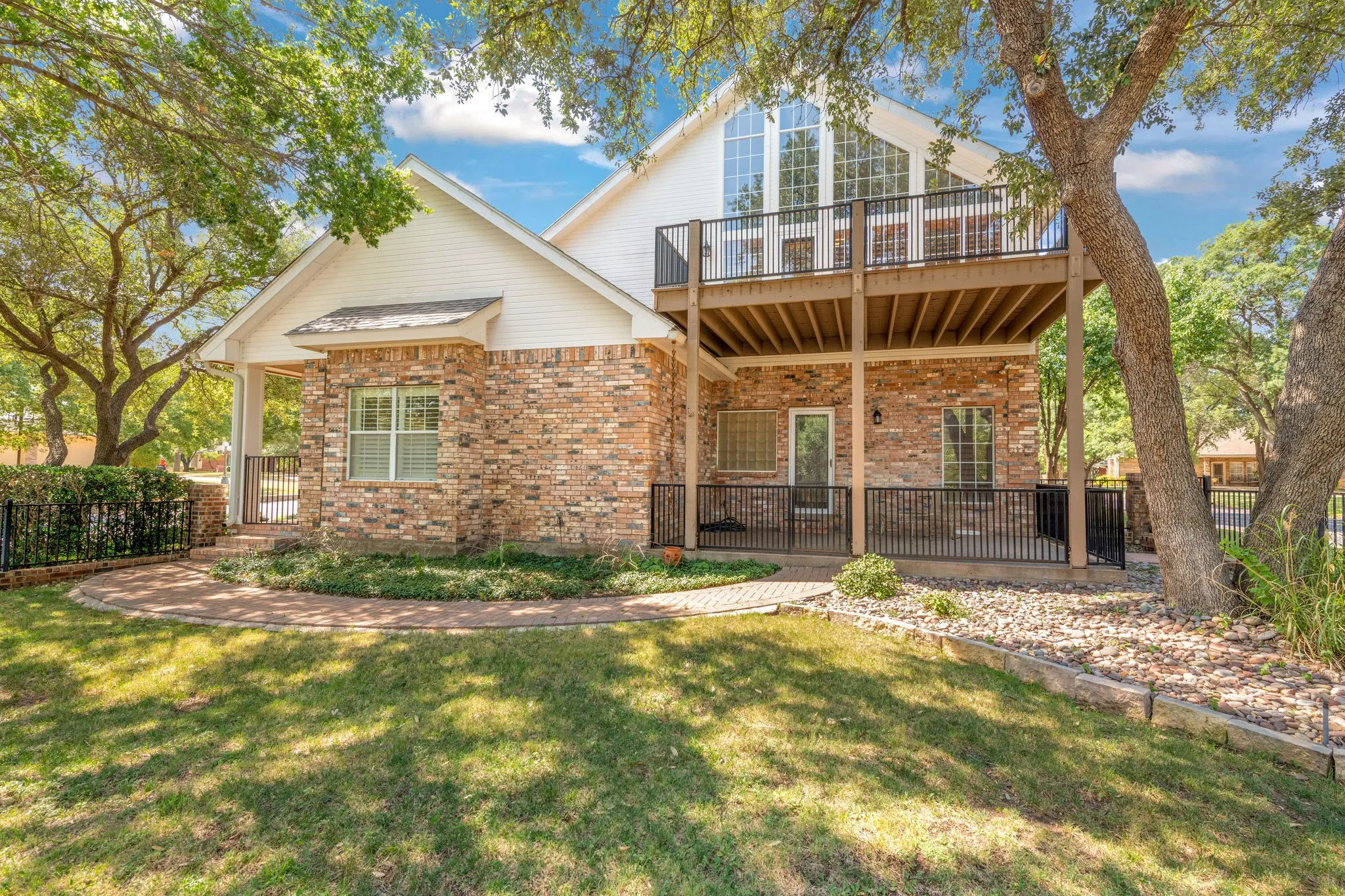 Single Family Residence For Sale in Taylor County , 46 Lytle Place, Abilene, Texas 79602, 4 Bedroom, 4 Bathroom, 2 Garage spaces, 4,351 Sqft, built in 1993, mls#21348877, Real Estate Agent in Abilene, Homes For Sale in Taylor county, Homes For Sale in Abilene, Realtor in Abilene Texas, Real Estate Brokerage Independent Realty Texas, Luminita Cordes Realtor