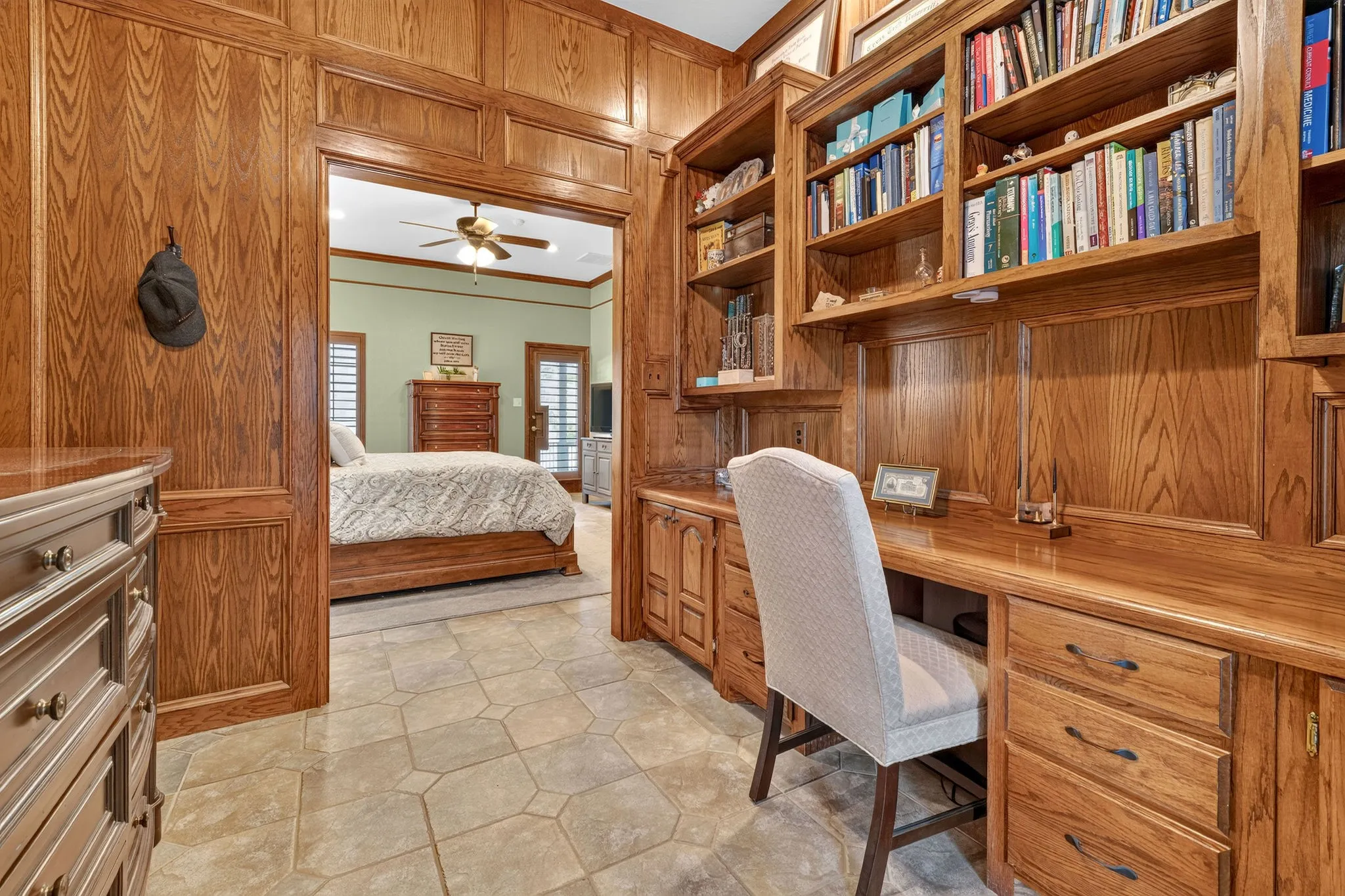 Single Family Residence For Sale in Taylor County , 46 Lytle Place, Abilene, Texas 79602, 4 Bedroom, 4 Bathroom, 2 Garage spaces, 4,351 Sqft, built in 1993, mls#21348877, Real Estate Agent in Abilene, Homes For Sale in Taylor county, Homes For Sale in Abilene, Realtor in Abilene Texas, Real Estate Brokerage Independent Realty Texas, Luminita Cordes Realtor
