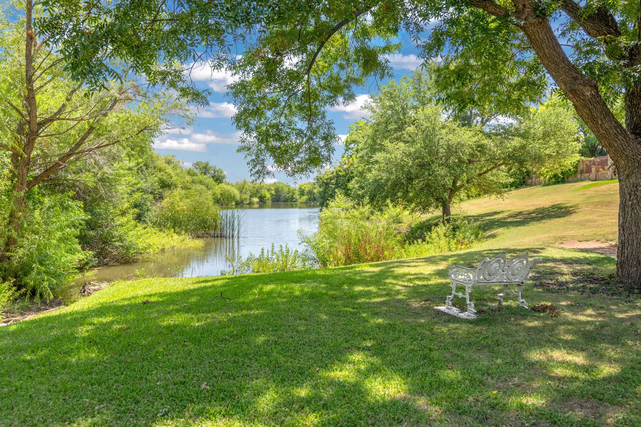 Single Family Residence For Sale in Taylor County , 46 Lytle Place, Abilene, Texas 79602, 4 Bedroom, 4 Bathroom, 2 Garage spaces, 4,351 Sqft, built in 1993, mls#21348877, Real Estate Agent in Abilene, Homes For Sale in Taylor county, Homes For Sale in Abilene, Realtor in Abilene Texas, Real Estate Brokerage Independent Realty Texas, Luminita Cordes Realtor