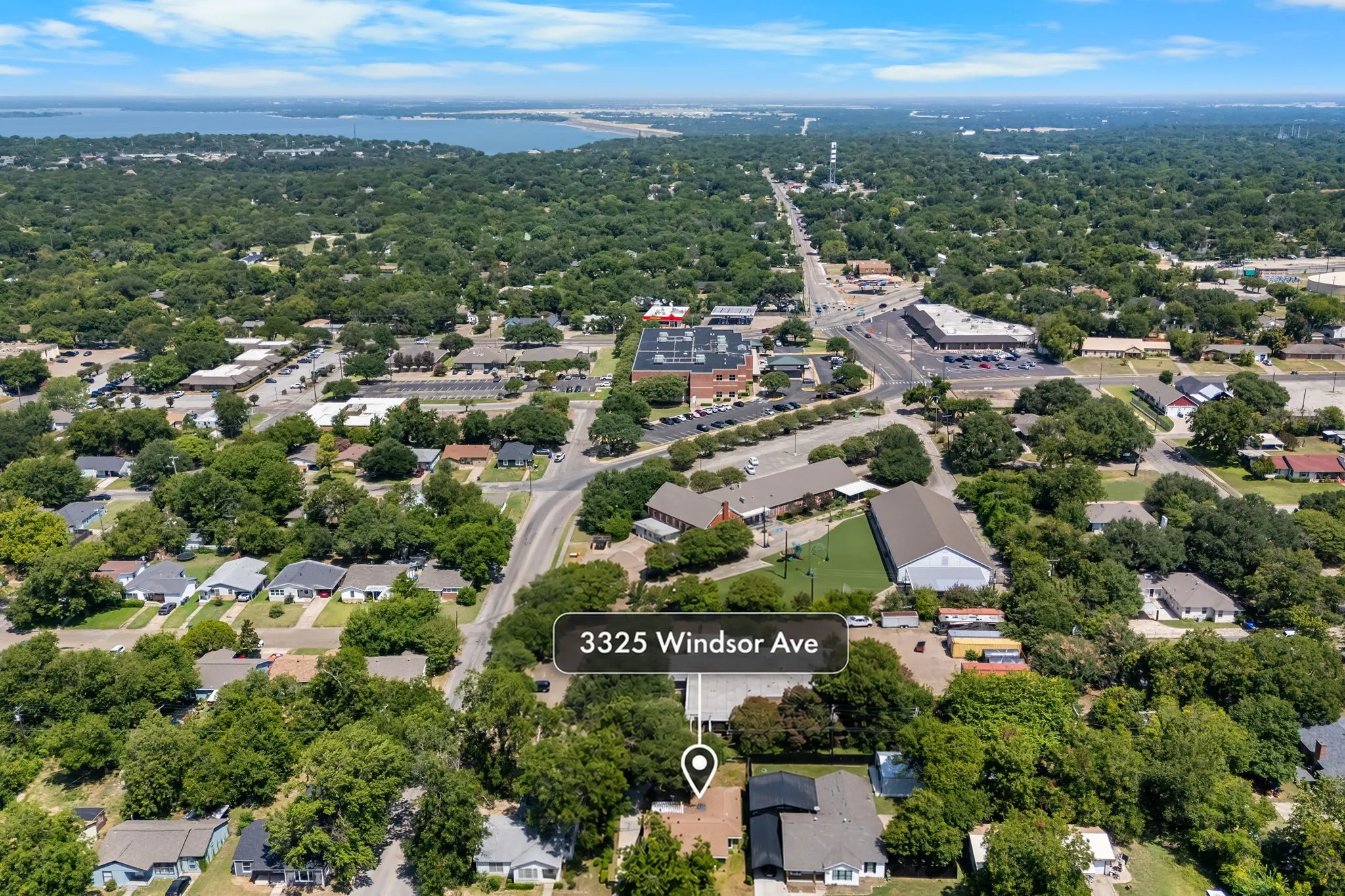 Single Family Residence For Sale in Mc Lennan County , 3325 Windsor Avenue, Waco, Texas 76708, 3 Bedroom, 1 Bathroom, 1 Garage spaces, 1,362 Sqft, built in 1951, mls#21346433, Real Estate Agent in Waco, Homes For Sale in Mc Lennan county, Homes For Sale in Waco, Realtor in Waco Texas, Real Estate Brokerage Independent Realty Texas, Luminita Cordes Realtor