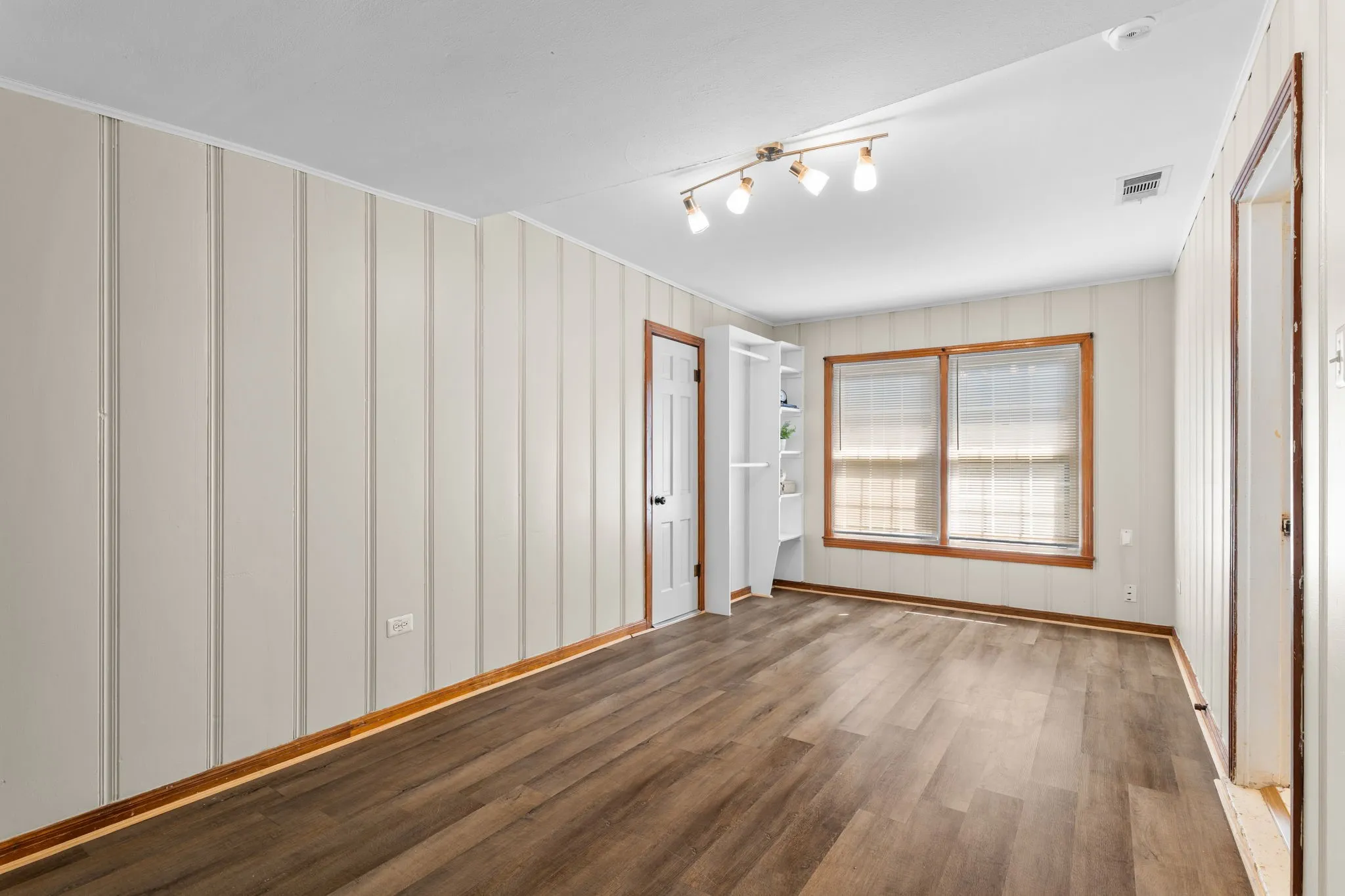 Flex space that could be the 3rd bedroom