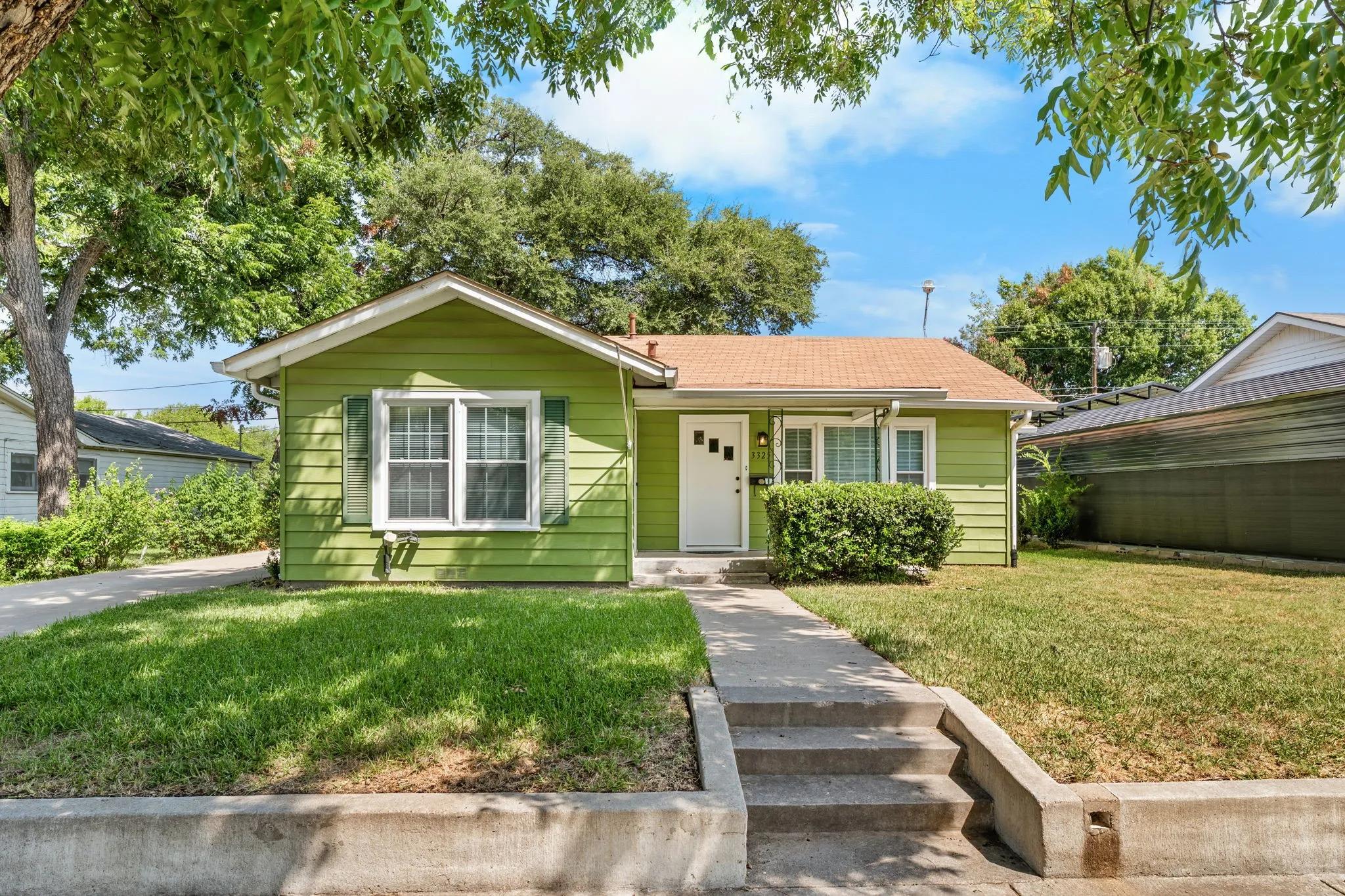 Single Family Residence For Sale in Mc Lennan County , 3325 Windsor Avenue, Waco, Texas 76708, 3 Bedroom, 1 Bathroom, 1 Garage spaces, 1,362 Sqft, built in 1951, mls#21346433, Real Estate Agent in Waco, Homes For Sale in Mc Lennan county, Homes For Sale in Waco, Realtor in Waco Texas, Real Estate Brokerage Independent Realty Texas, Luminita Cordes Realtor