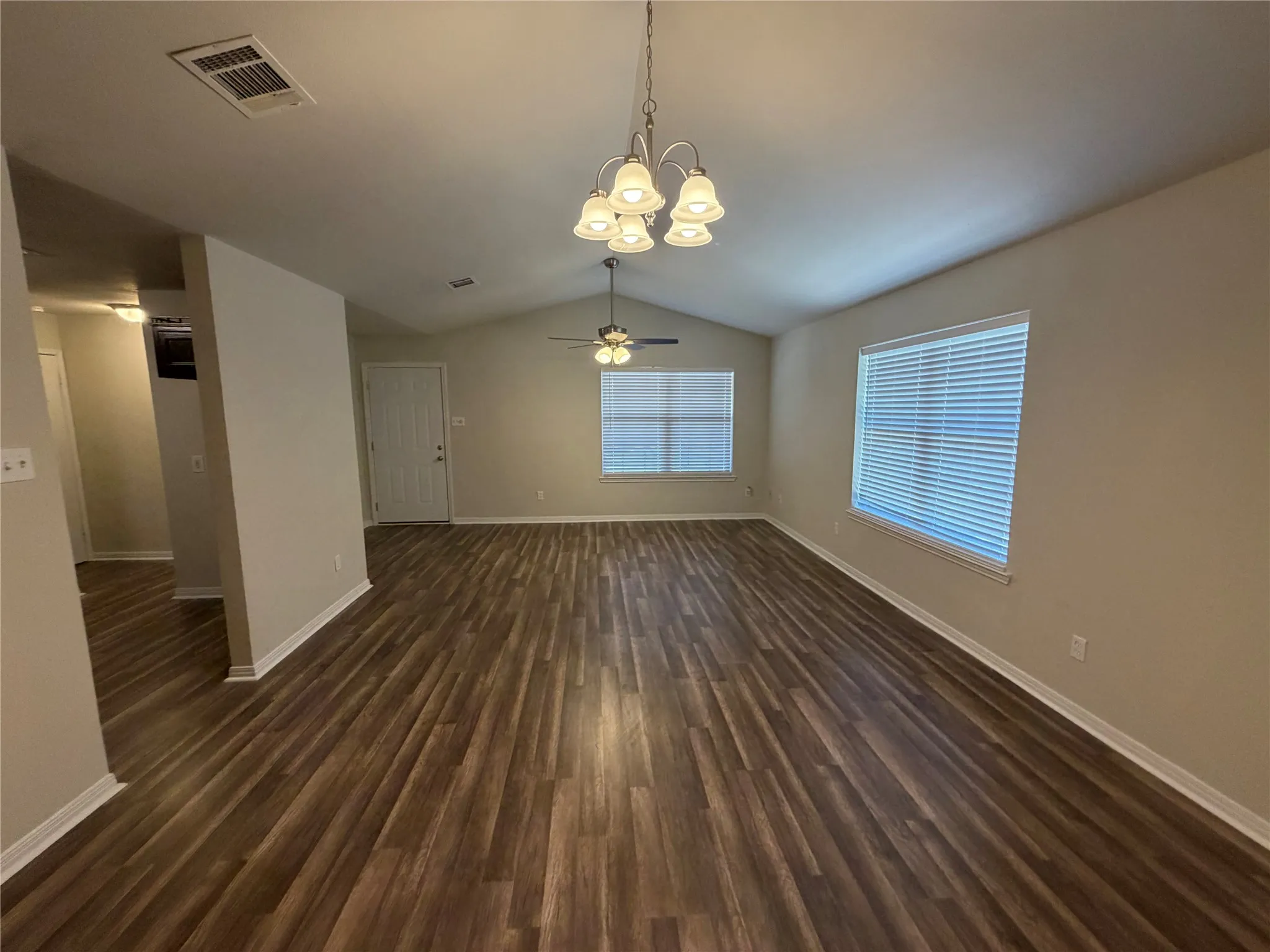 Single Family Residence For Sale in Mc Lennan County , 2025 Lyle Avenue, Waco, Texas 76708, 3 Bedroom, 2 Bathroom, Garage spaces, 1,380 Sqft, built in 1999, mls#21324983, Real Estate Agent in Waco, Homes For Sale in Mc Lennan county, Homes For Sale in Waco, Realtor in Waco Texas, Real Estate Brokerage Independent Realty Texas, Luminita Cordes Realtor