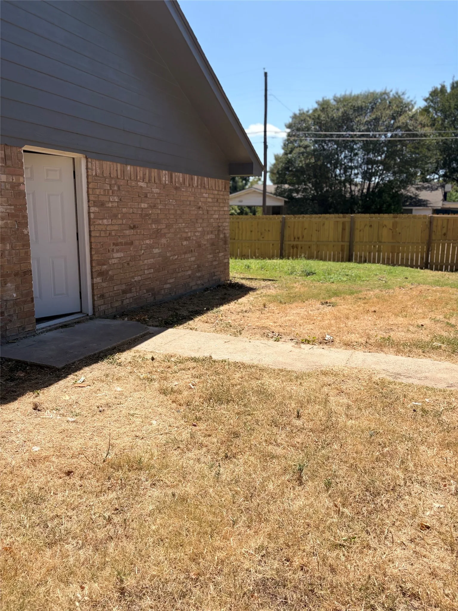 Single Family Residence For Sale in Mc Lennan County , 2025 Lyle Avenue, Waco, Texas 76708, 3 Bedroom, 2 Bathroom, Garage spaces, 1,380 Sqft, built in 1999, mls#21324983, Real Estate Agent in Waco, Homes For Sale in Mc Lennan county, Homes For Sale in Waco, Realtor in Waco Texas, Real Estate Brokerage Independent Realty Texas, Luminita Cordes Realtor