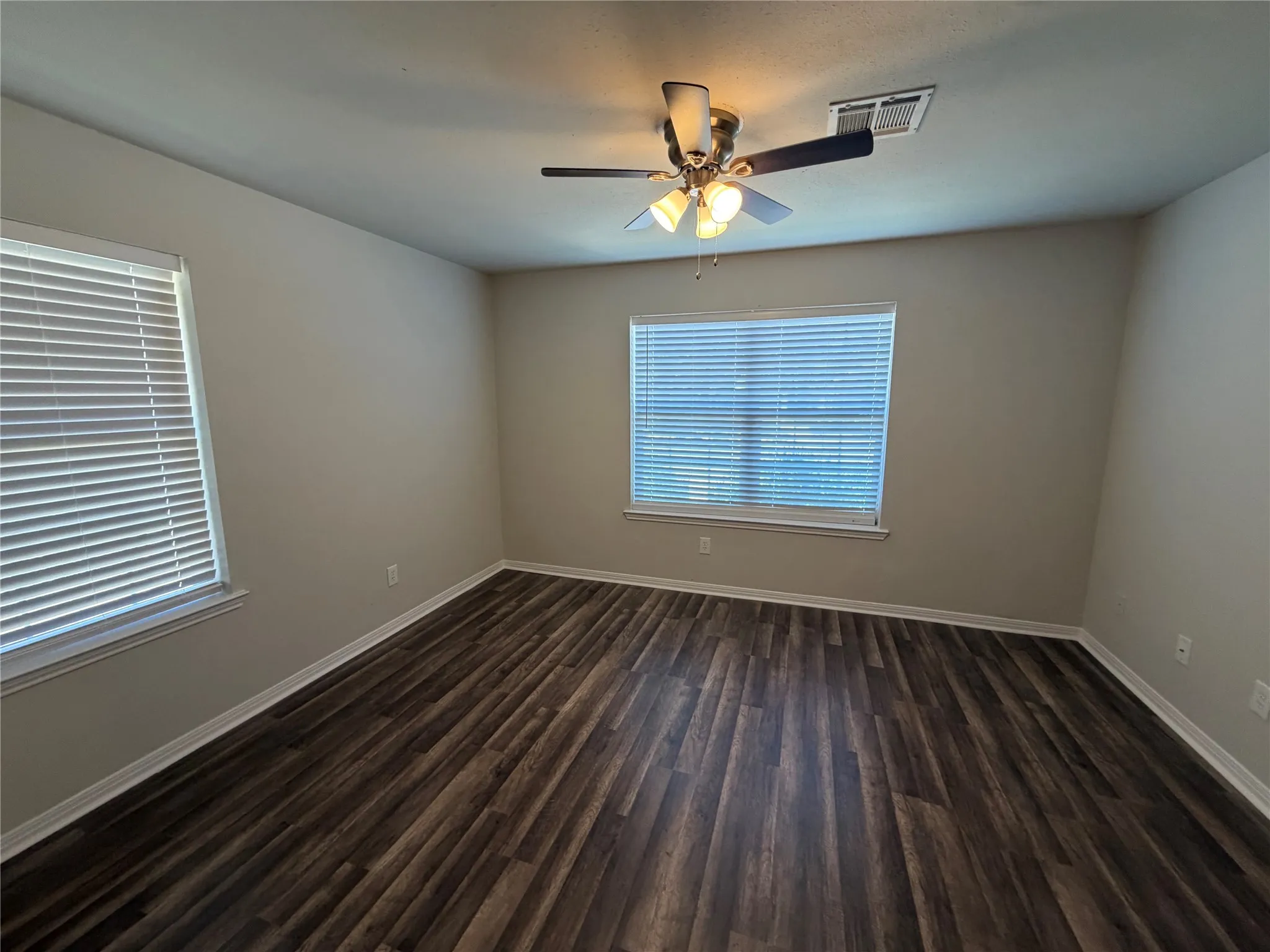 Single Family Residence For Sale in Mc Lennan County , 2025 Lyle Avenue, Waco, Texas 76708, 3 Bedroom, 2 Bathroom, Garage spaces, 1,380 Sqft, built in 1999, mls#21324983, Real Estate Agent in Waco, Homes For Sale in Mc Lennan county, Homes For Sale in Waco, Realtor in Waco Texas, Real Estate Brokerage Independent Realty Texas, Luminita Cordes Realtor