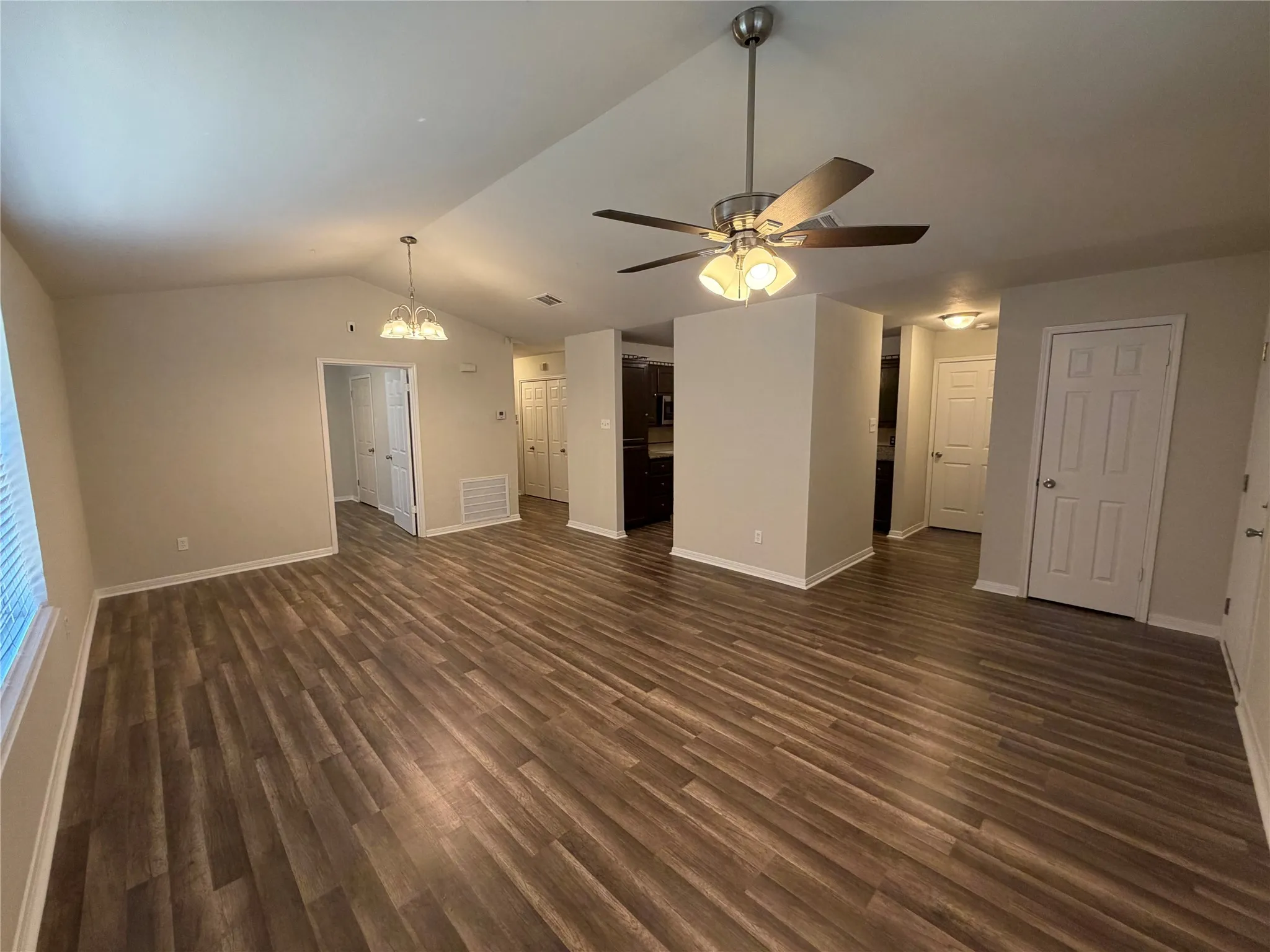 Single Family Residence For Sale in Mc Lennan County , 2025 Lyle Avenue, Waco, Texas 76708, 3 Bedroom, 2 Bathroom, Garage spaces, 1,380 Sqft, built in 1999, mls#21324983, Real Estate Agent in Waco, Homes For Sale in Mc Lennan county, Homes For Sale in Waco, Realtor in Waco Texas, Real Estate Brokerage Independent Realty Texas, Luminita Cordes Realtor