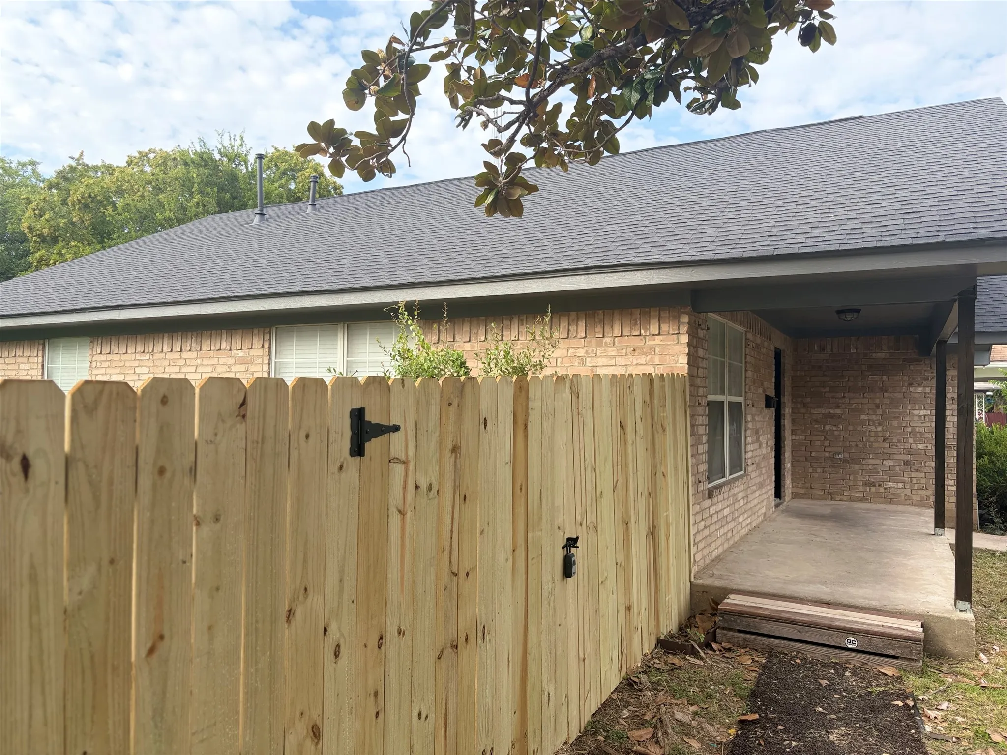 NEW FENCE AND GATE
