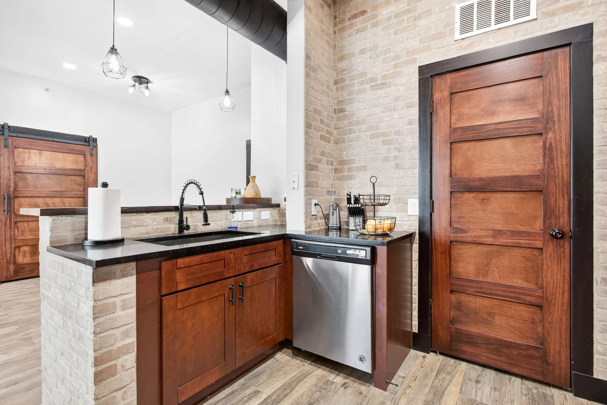 Condominium For Sale in Tarrant County , 201 W Lancaster Avenue 421, Fort Worth, Texas 76102, 2 Bedrooms, 2 Bathrooms, Garage spaces, 1,135 Sqft, built in 2005, Price $415,000, mls#21348850, Real Estate Agent in Fort Worth, Homes For Sale in Tarrant county, Homes For Sale in Fort Worth, Realtor in Fort Worth Texas, Real Estate Brokerage Independent Realty Texas, Luminita Cordes Realtor