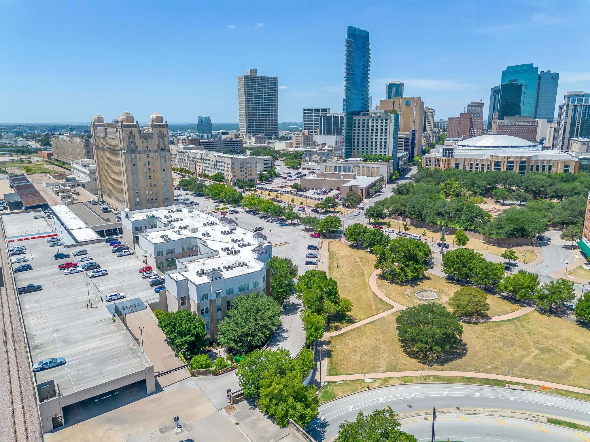 Condominium For Sale in Tarrant County , 201 W Lancaster Avenue 421, Fort Worth, Texas 76102, 2 Bedrooms, 2 Bathrooms, Garage spaces, 1,135 Sqft, built in 2005, Price $415,000, mls#21348850, Real Estate Agent in Fort Worth, Homes For Sale in Tarrant county, Homes For Sale in Fort Worth, Realtor in Fort Worth Texas, Real Estate Brokerage Independent Realty Texas, Luminita Cordes Realtor