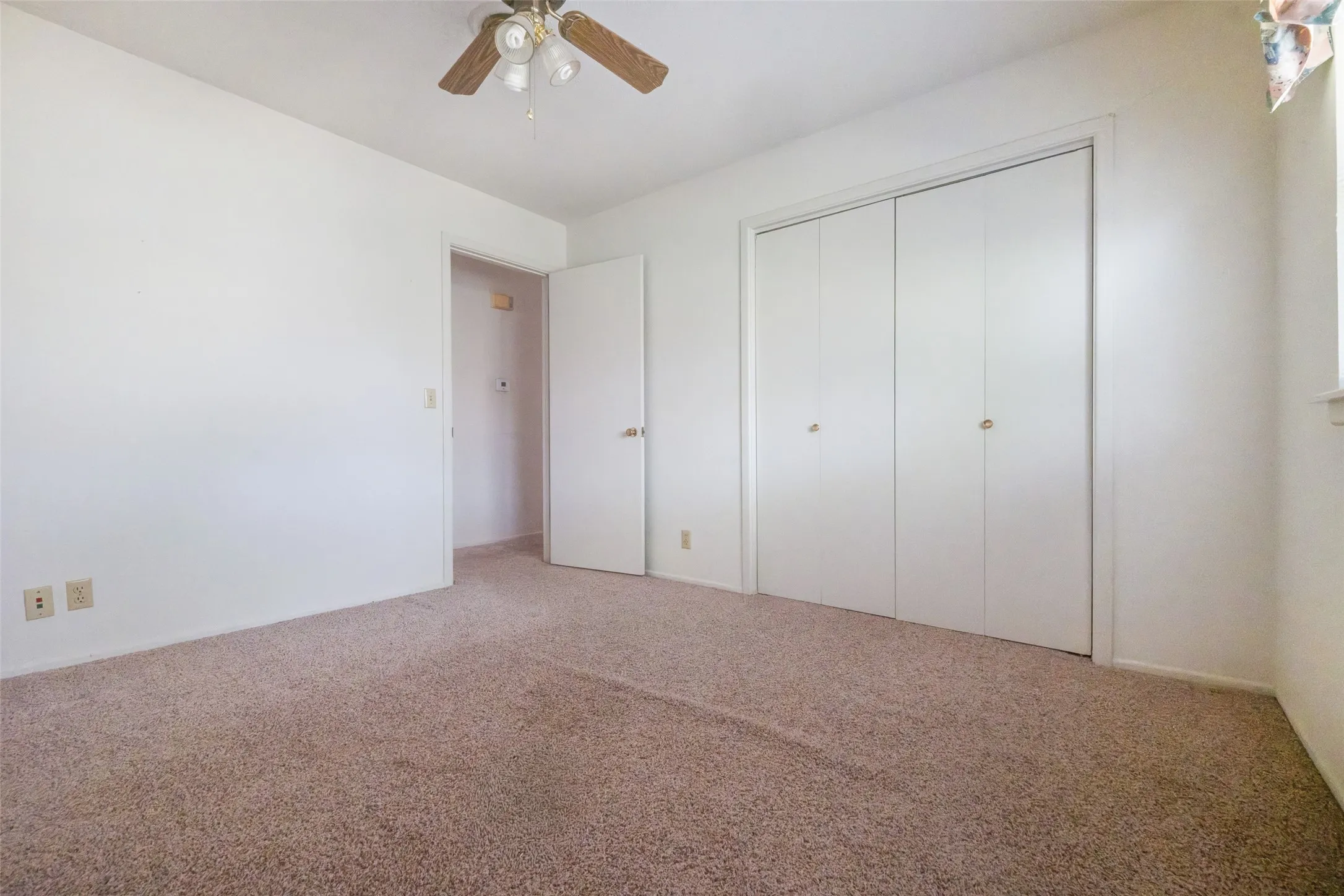 Single Family Residence For Sale in Deaf Smith County , 133 Ironwood Street, Hereford, Texas 79045, 3 Bedroom, 2 Bathroom, 2 Garage spaces, 1,441 Sqft, built in 1967, mls#21348894, Real Estate Agent in Hereford, Homes For Sale in Deaf Smith county, Homes For Sale in Hereford, Realtor in Hereford Texas, Real Estate Brokerage Independent Realty Texas, Luminita Cordes Realtor