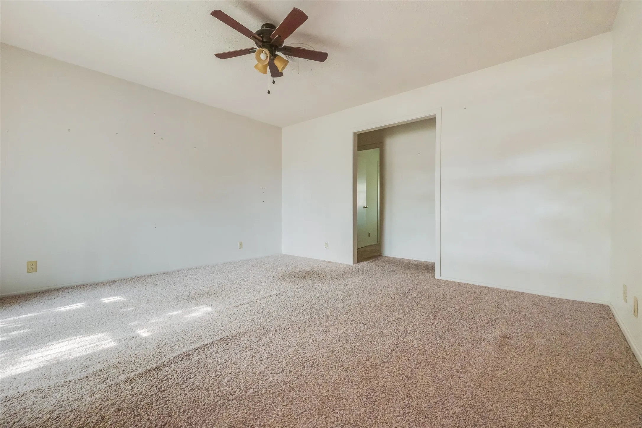 Single Family Residence For Sale in Deaf Smith County , 133 Ironwood Street, Hereford, Texas 79045, 3 Bedroom, 2 Bathroom, 2 Garage spaces, 1,441 Sqft, built in 1967, mls#21348894, Real Estate Agent in Hereford, Homes For Sale in Deaf Smith county, Homes For Sale in Hereford, Realtor in Hereford Texas, Real Estate Brokerage Independent Realty Texas, Luminita Cordes Realtor