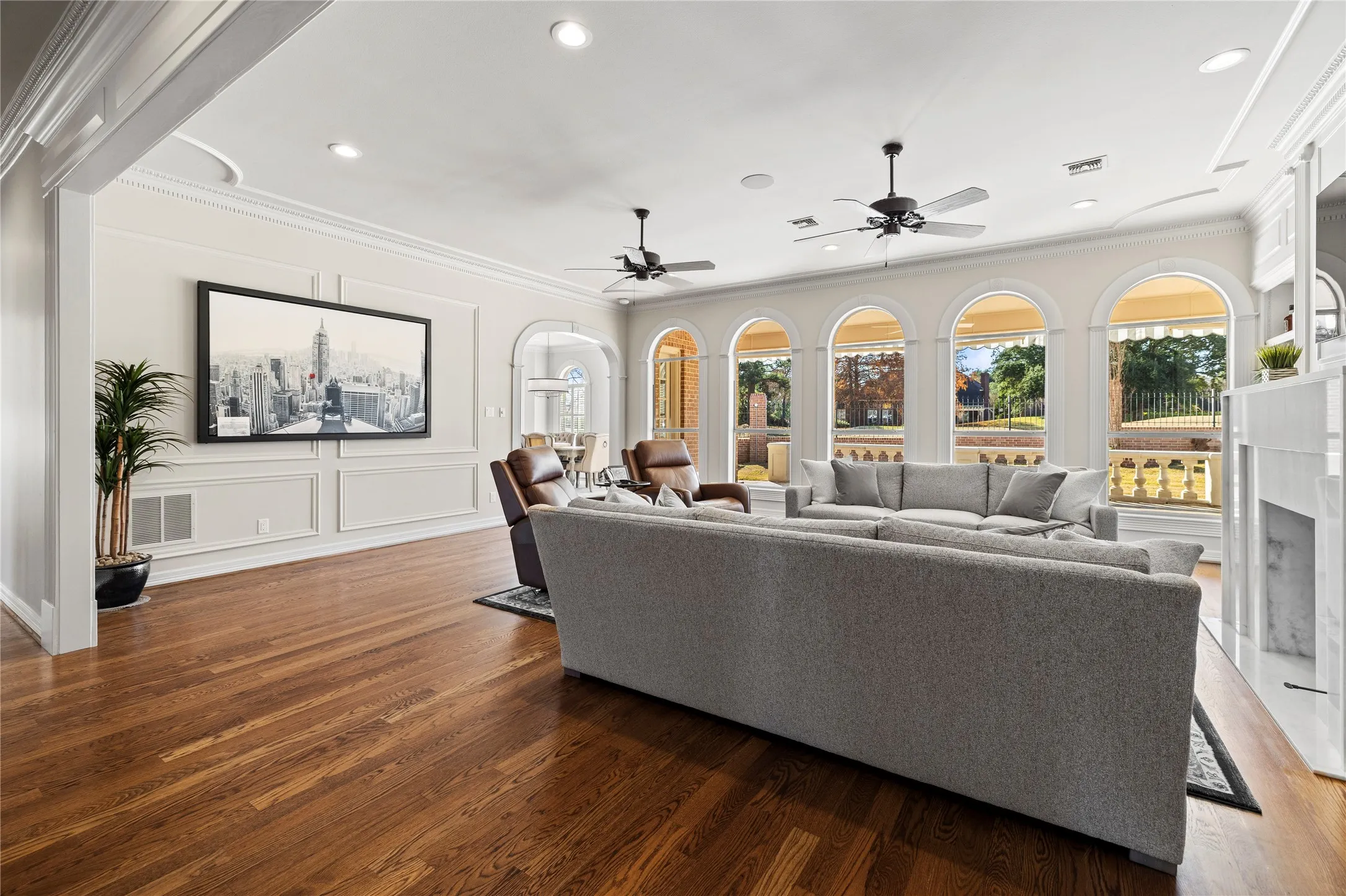 Single Family Residence For Sale in Smith County , 7005 Gleneagles Drive, Tyler, Texas 75703, 5 Bedrooms, 6 Bathrooms, 3 Garage spaces, 6,221 Sqft, built in 1993, Price $1,445,000, mls#21348646, Real Estate Agent in Tyler, Homes For Sale in Smith county, Homes For Sale in Tyler, Realtor in Tyler Texas, Real Estate Brokerage Independent Realty Texas, Luminita Cordes Realtor