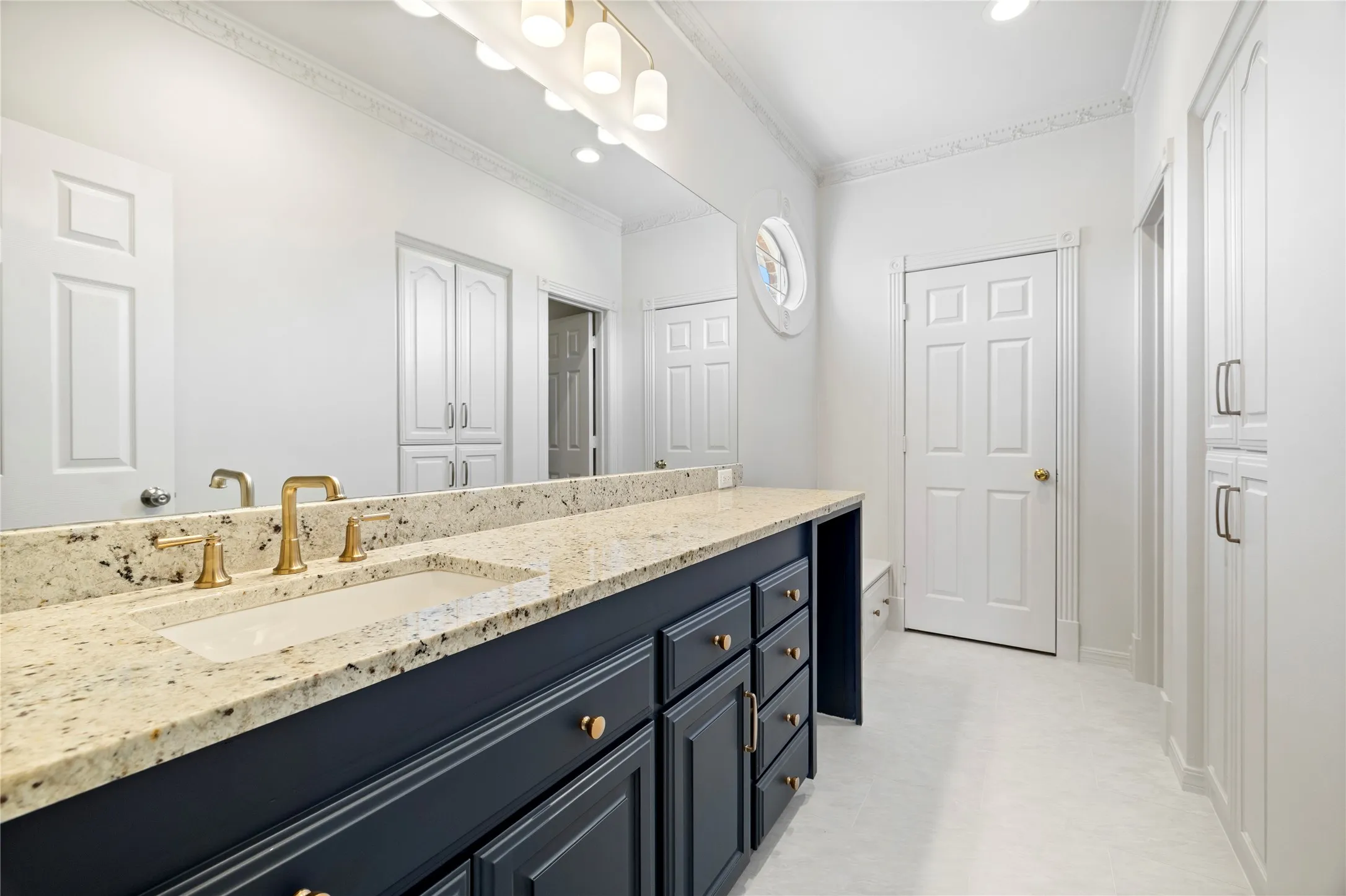 Single Family Residence For Sale in Smith County , 7005 Gleneagles Drive, Tyler, Texas 75703, 5 Bedrooms, 6 Bathrooms, 3 Garage spaces, 6,221 Sqft, built in 1993, Price $1,445,000, mls#21348646, Real Estate Agent in Tyler, Homes For Sale in Smith county, Homes For Sale in Tyler, Realtor in Tyler Texas, Real Estate Brokerage Independent Realty Texas, Luminita Cordes Realtor