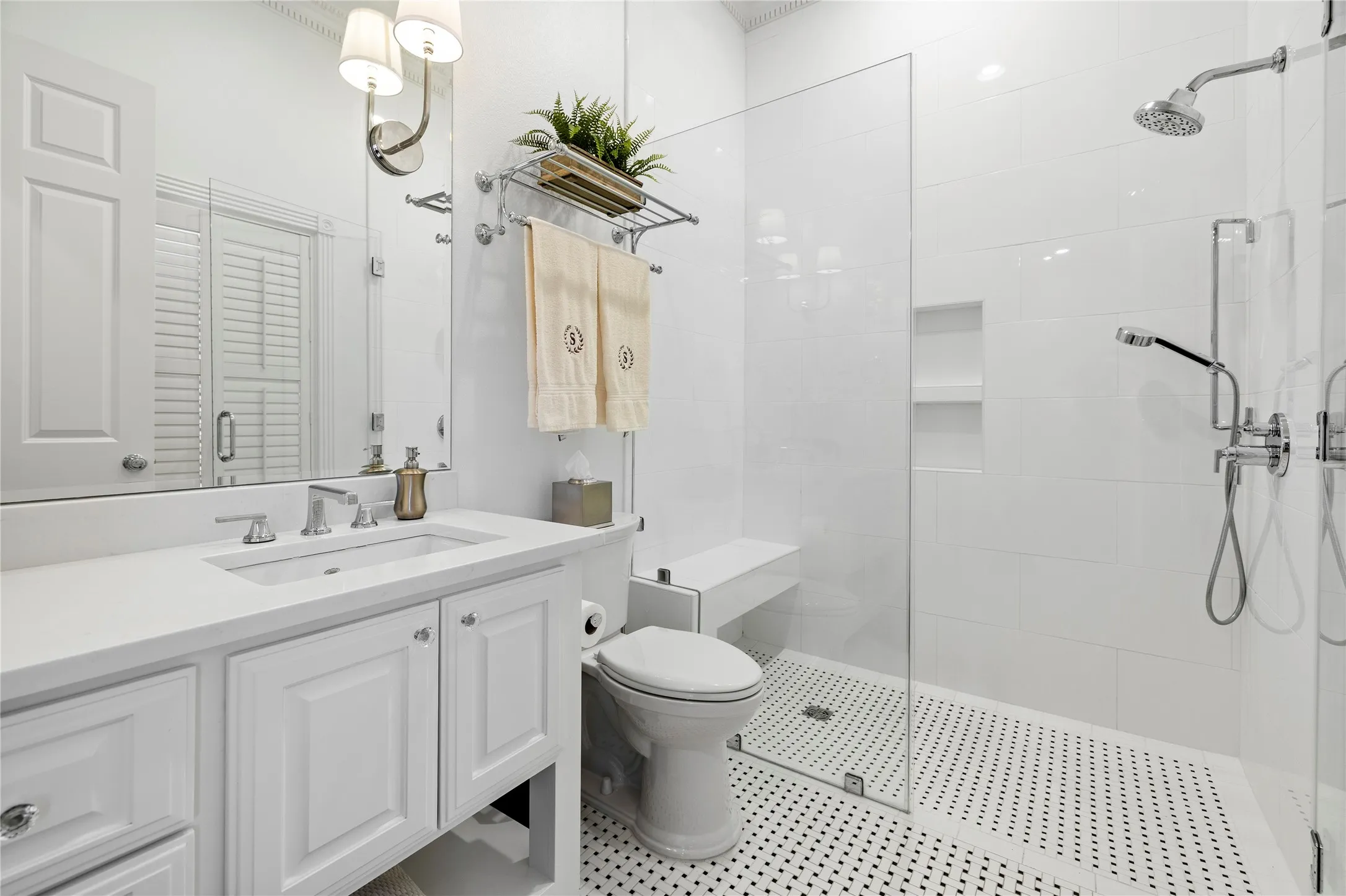 mother in law suite full bath downstairs