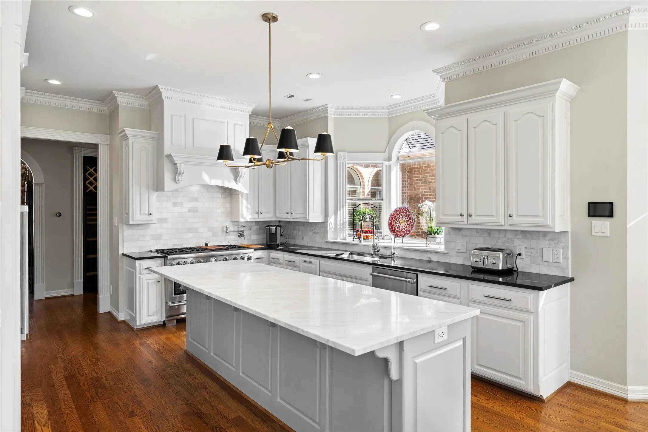 Single Family Residence For Sale in Smith County , 7005 Gleneagles Drive, Tyler, Texas 75703, 5 Bedrooms, 6 Bathrooms, 3 Garage spaces, 6,221 Sqft, built in 1993, Price $1,445,000, mls#21348646, Real Estate Agent in Tyler, Homes For Sale in Smith county, Homes For Sale in Tyler, Realtor in Tyler Texas, Real Estate Brokerage Independent Realty Texas, Luminita Cordes Realtor